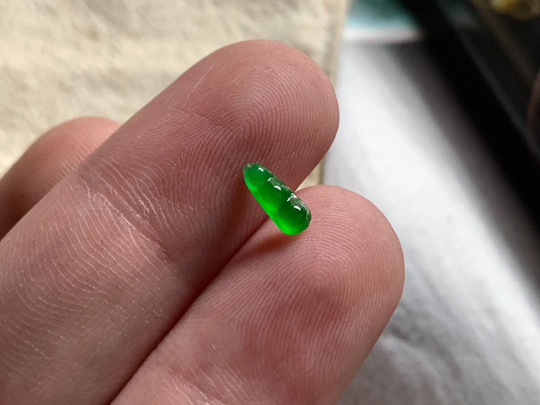 玻璃种高翠福豆 行家货色泽漂亮，尺寸8.5*3.5*2