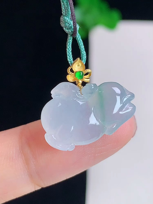 18k金镶飘花马到成功，无裂，尺寸11.2/18.6/5，№;y2011 17