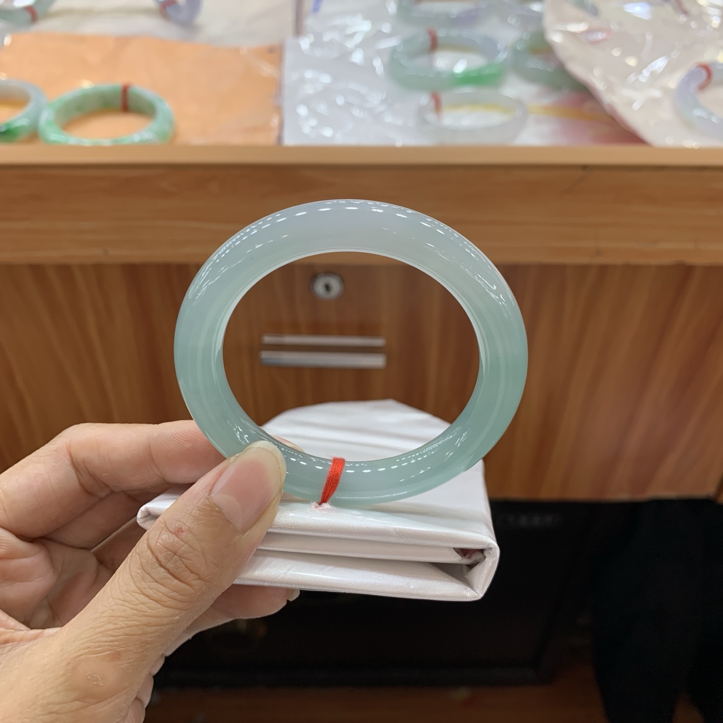 042120FN冰蓝圆条翡翠手镯54-9.7