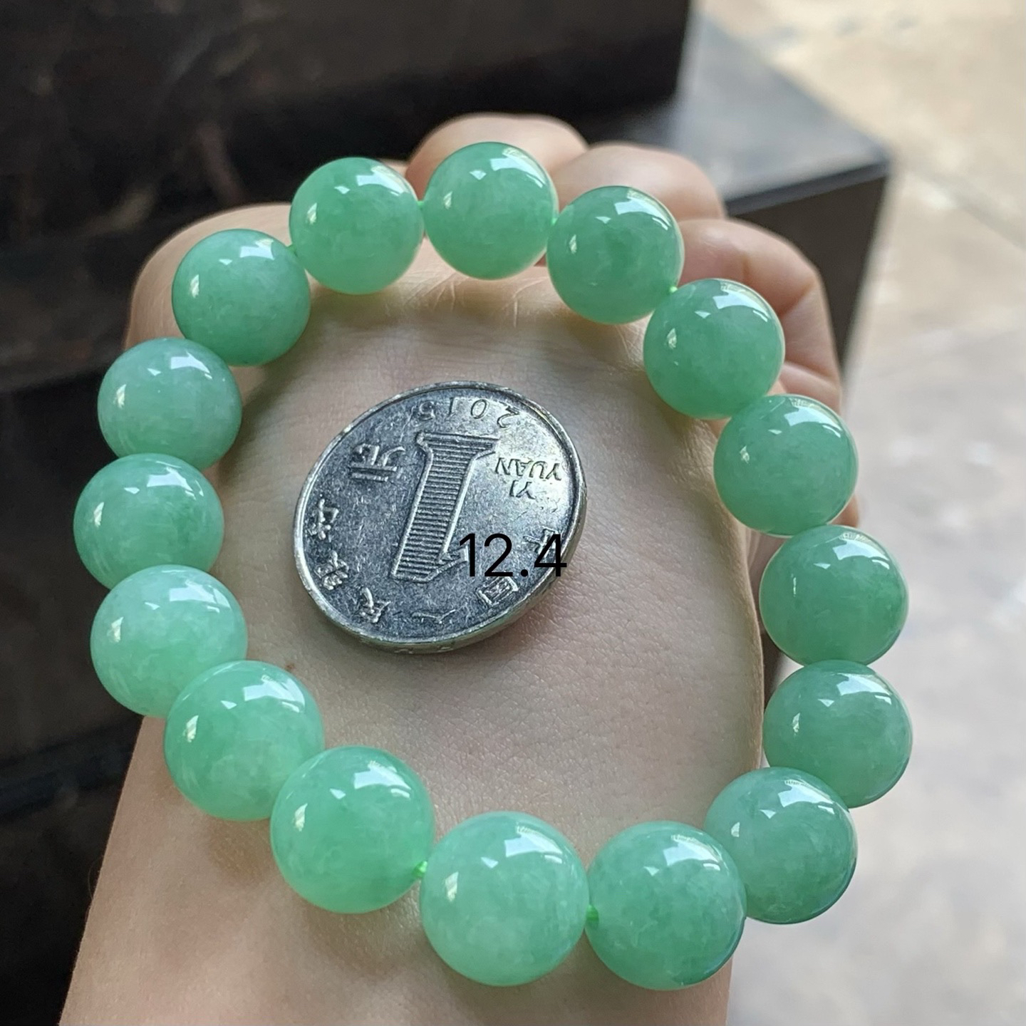 绿色手串^_^大颗 鲜艳 玉质温润