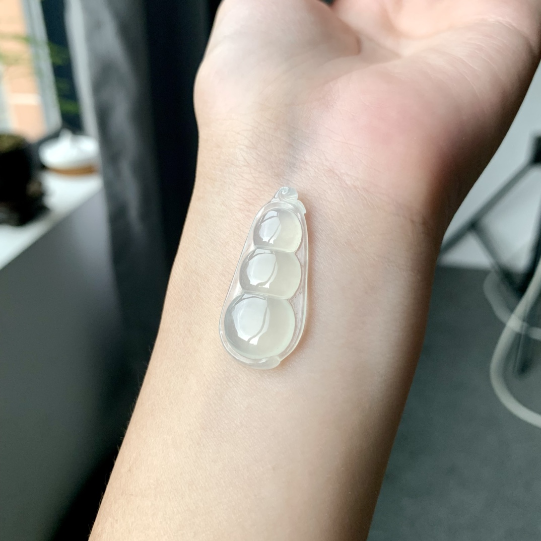 冰透福豆，优美细腻，水润亮丽，尺寸31.8-15-4.5，D8612BFD