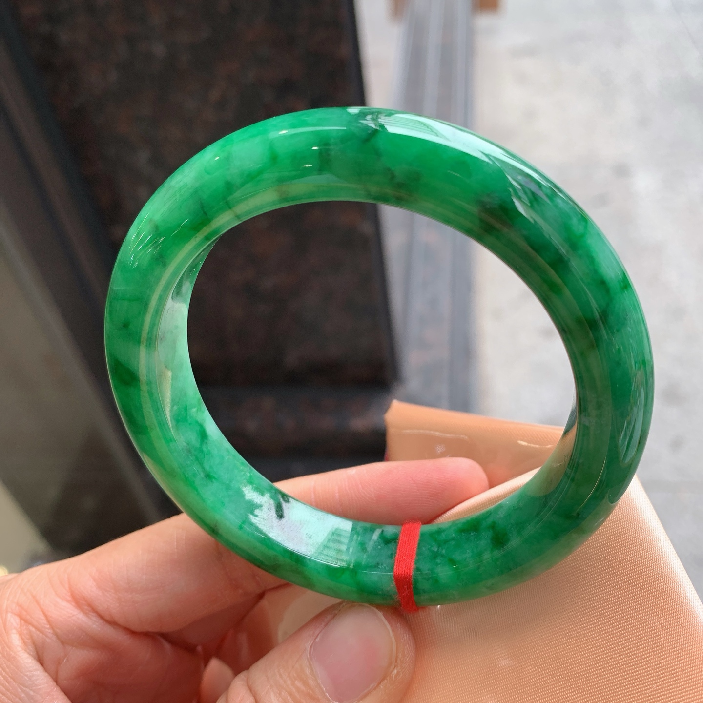 正圈满色 表皮微瑕疵微扣 尺寸：60.3/12.5/10.3  色辣大圈口