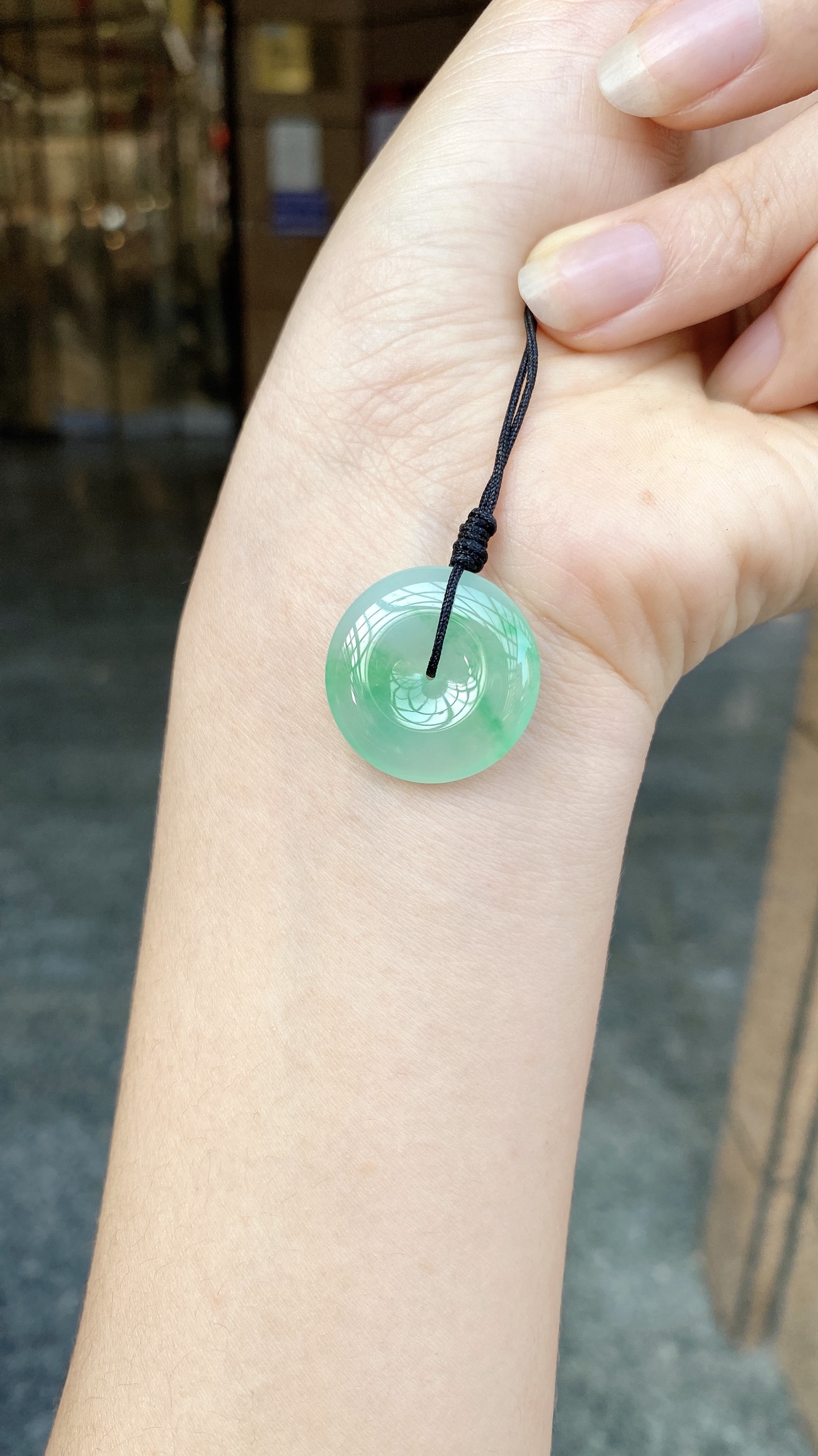 自然光·冰飘阳绿平安扣挂件 整：21.8*4.1mm