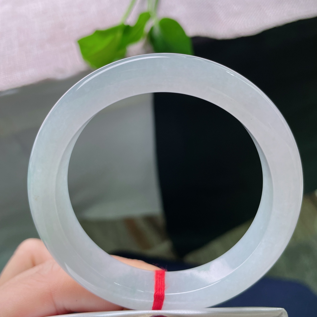 56.4/12.1/8.8，冰晴底正圈，明亮动人，是光穿过无云的蓝，是心抵达最澄澈的境。无裂，ss49478a