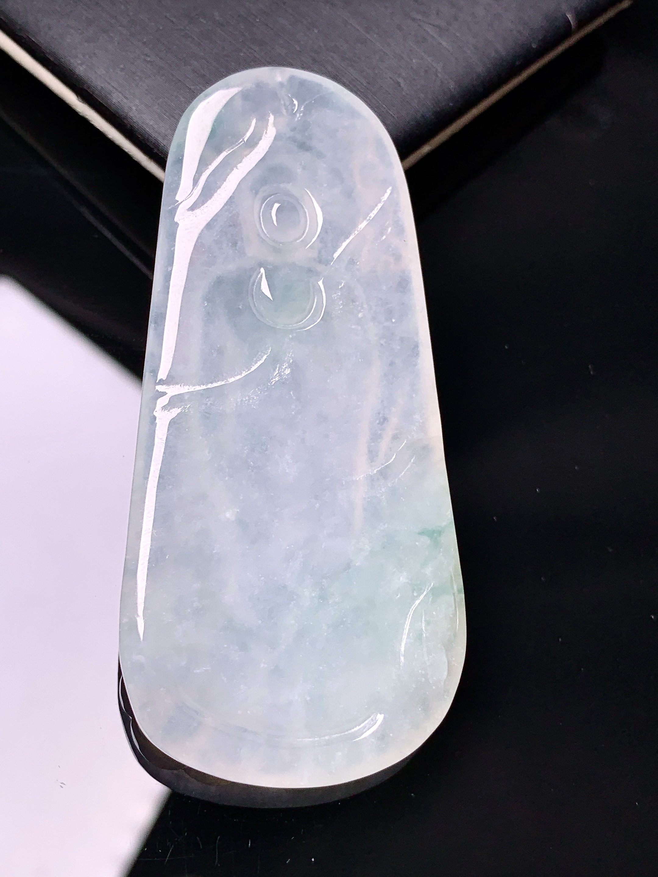 冰种大日如来佛祖吊坠 玉质细腻 色泽艳丽清新 水润亮眼 整体尺寸61.5*28.6*6a2