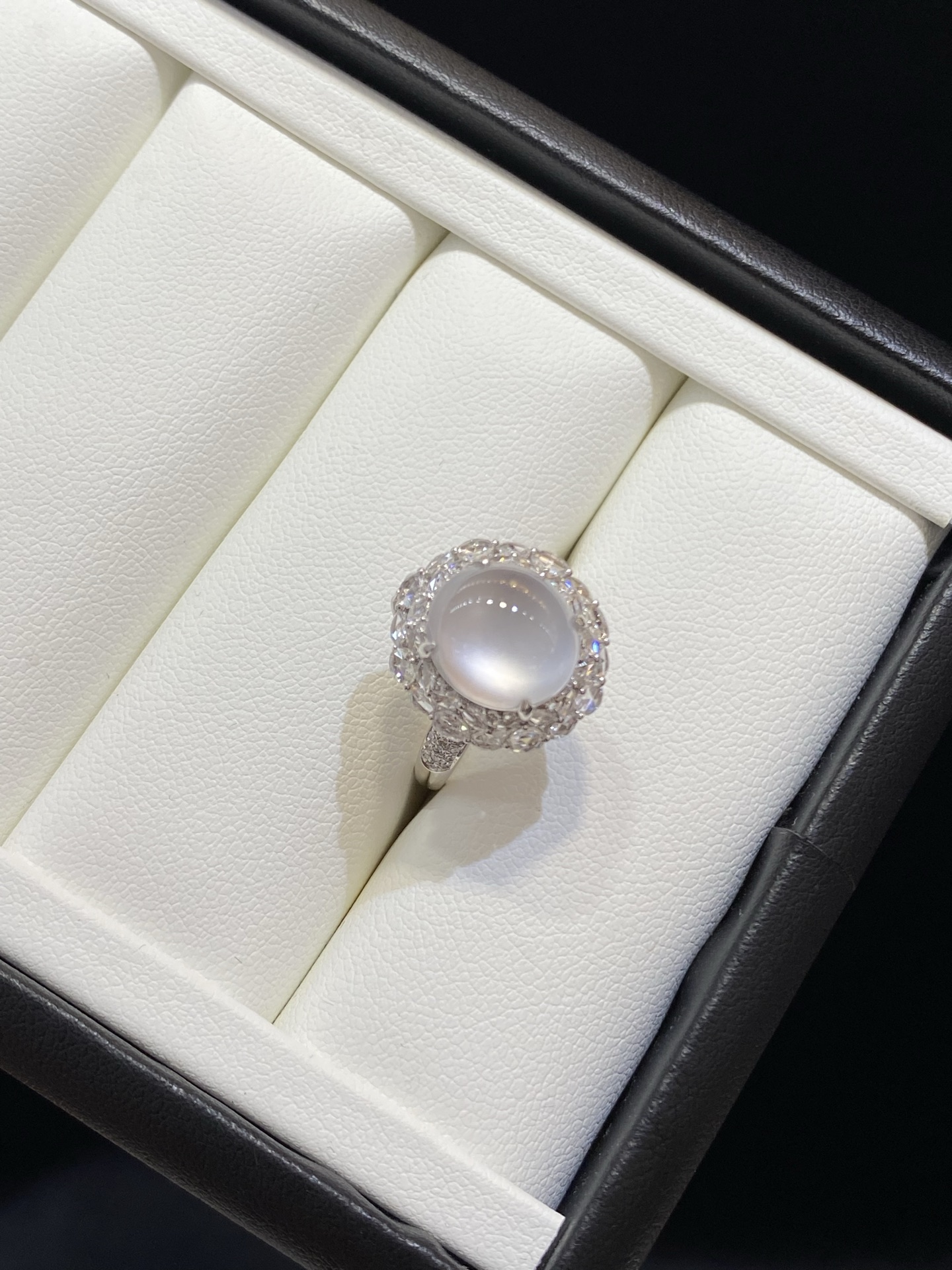 冰种 纯净 茅台白 起光 蛋面 吊坠 戒指 两用款 18k金尺寸21.2/15.5-14.1/11.6（裸石10-9-4.5）