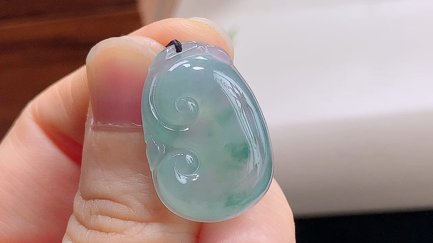 ️ 如意，尺寸23.7-16.3-5.2mm，包A附证书