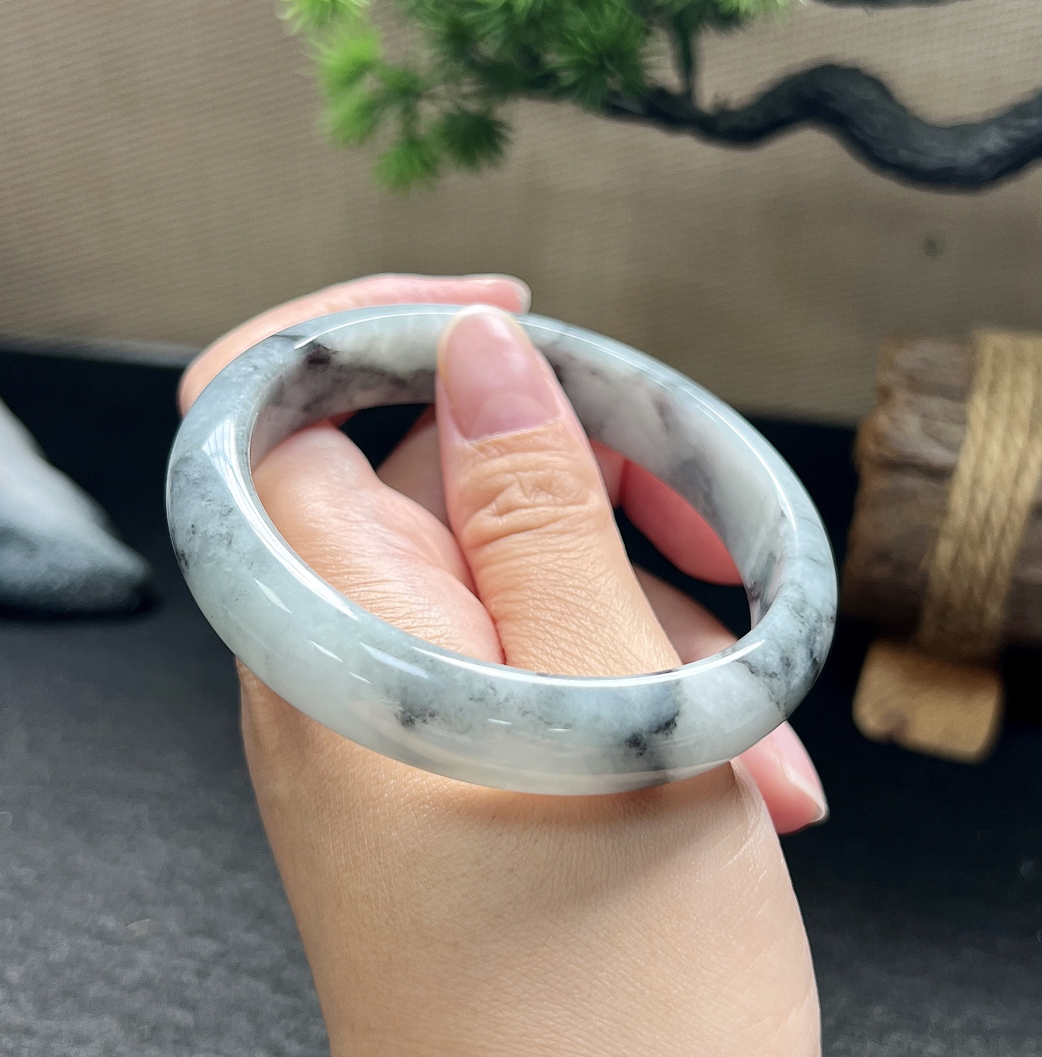 57.5正圈飘乌鸡手镯