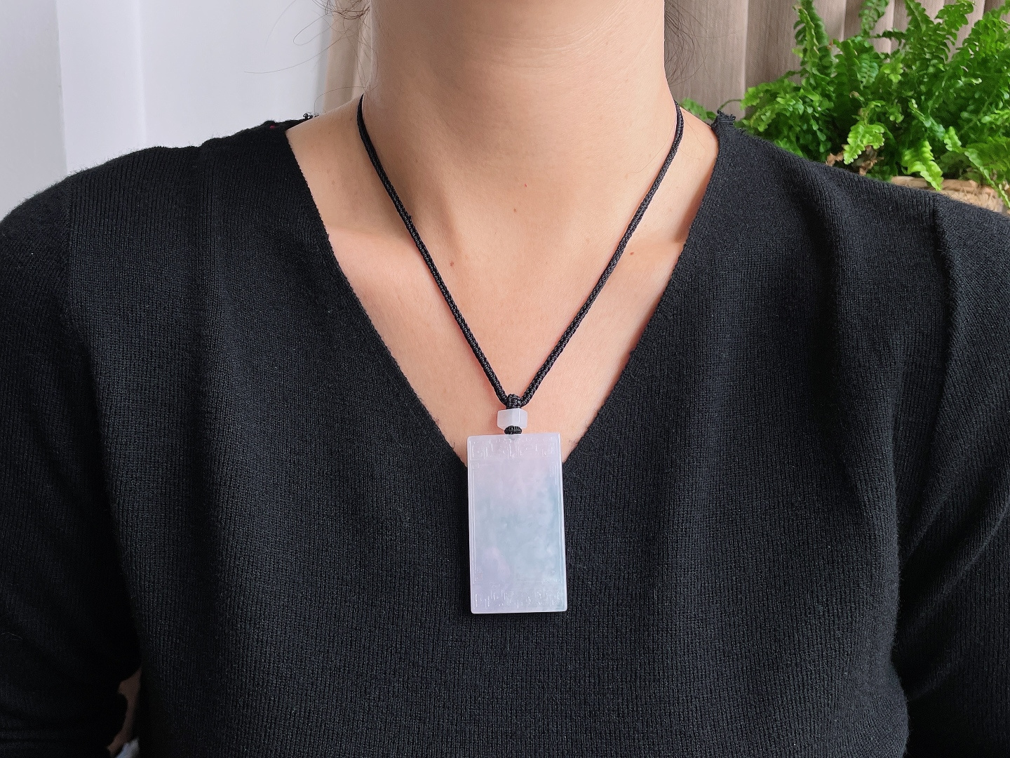 【裸石】冰紫底仿古牌无事牌吊坠【说明】缅甸 无裂 性比高  【尺寸】59.3-31.7-5.6【重量】37.7克【】 5800不议