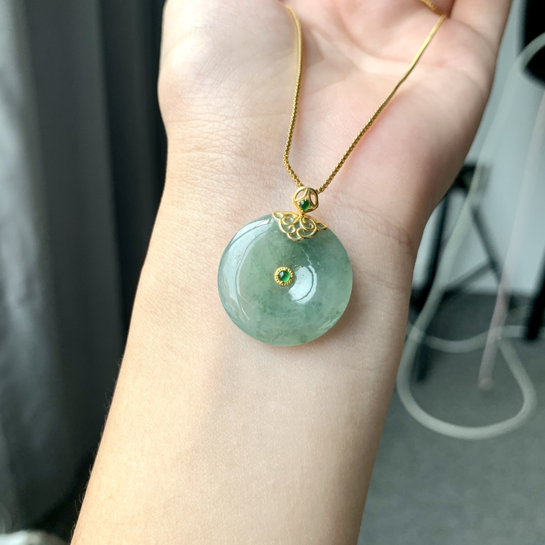 平安扣，飘花底子，细腻饱满，尺寸22.4-4【B5456BCE】