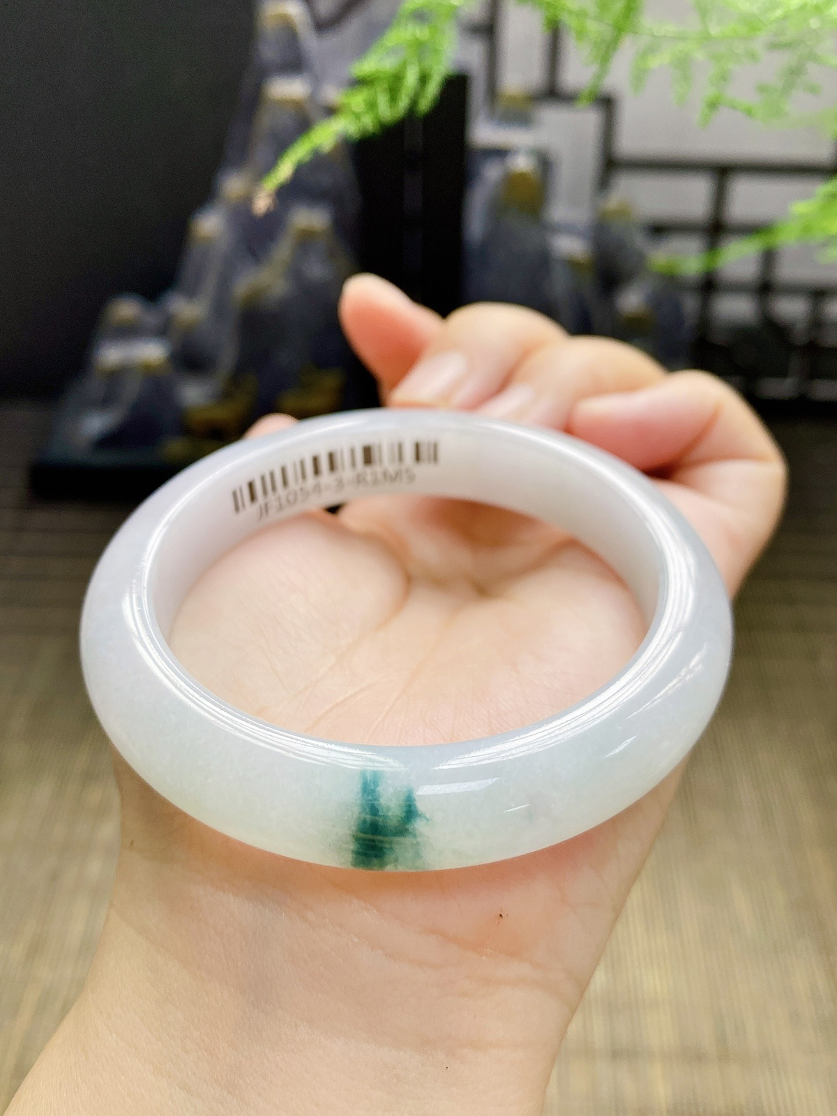 【一抹飘花手镯】
【尺寸】56.7-8-12