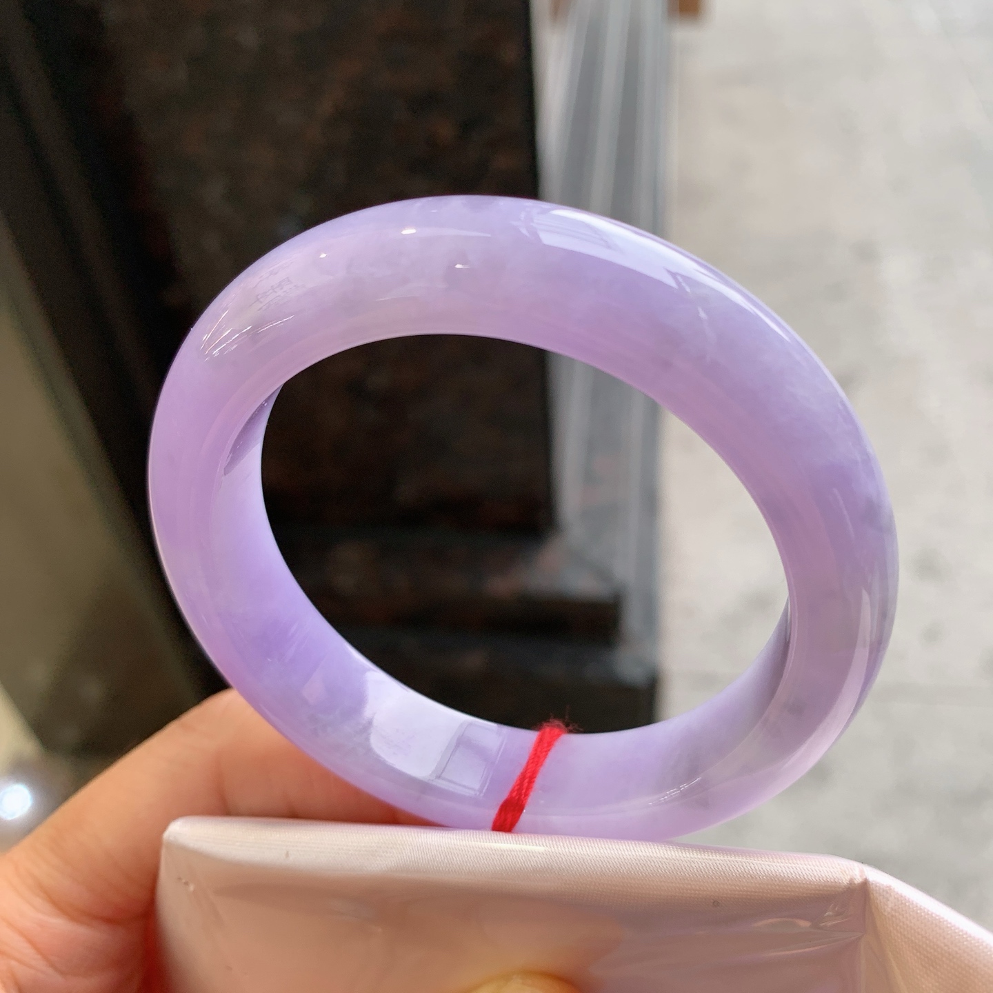 正圈满紫 微晶体结构 尺寸：53.8/12.7/8.9 色浓