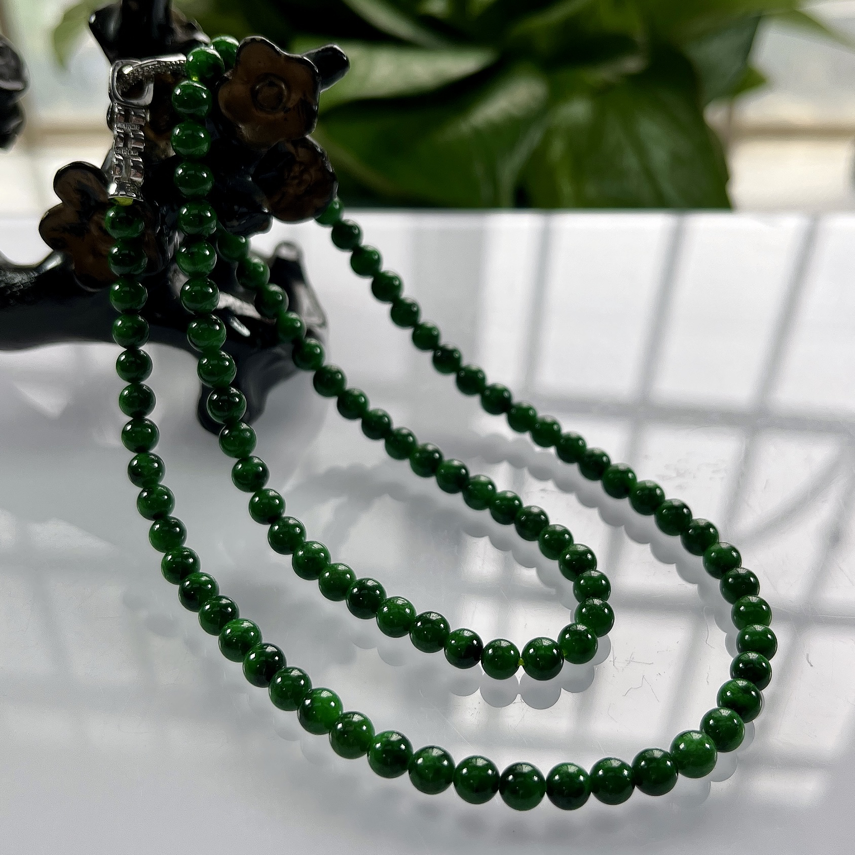 缅甸天然翡翠A货，卡5水润辣绿圆珠项链手链，尺寸：5mm/98颗，长度515mm，重量：23.28g