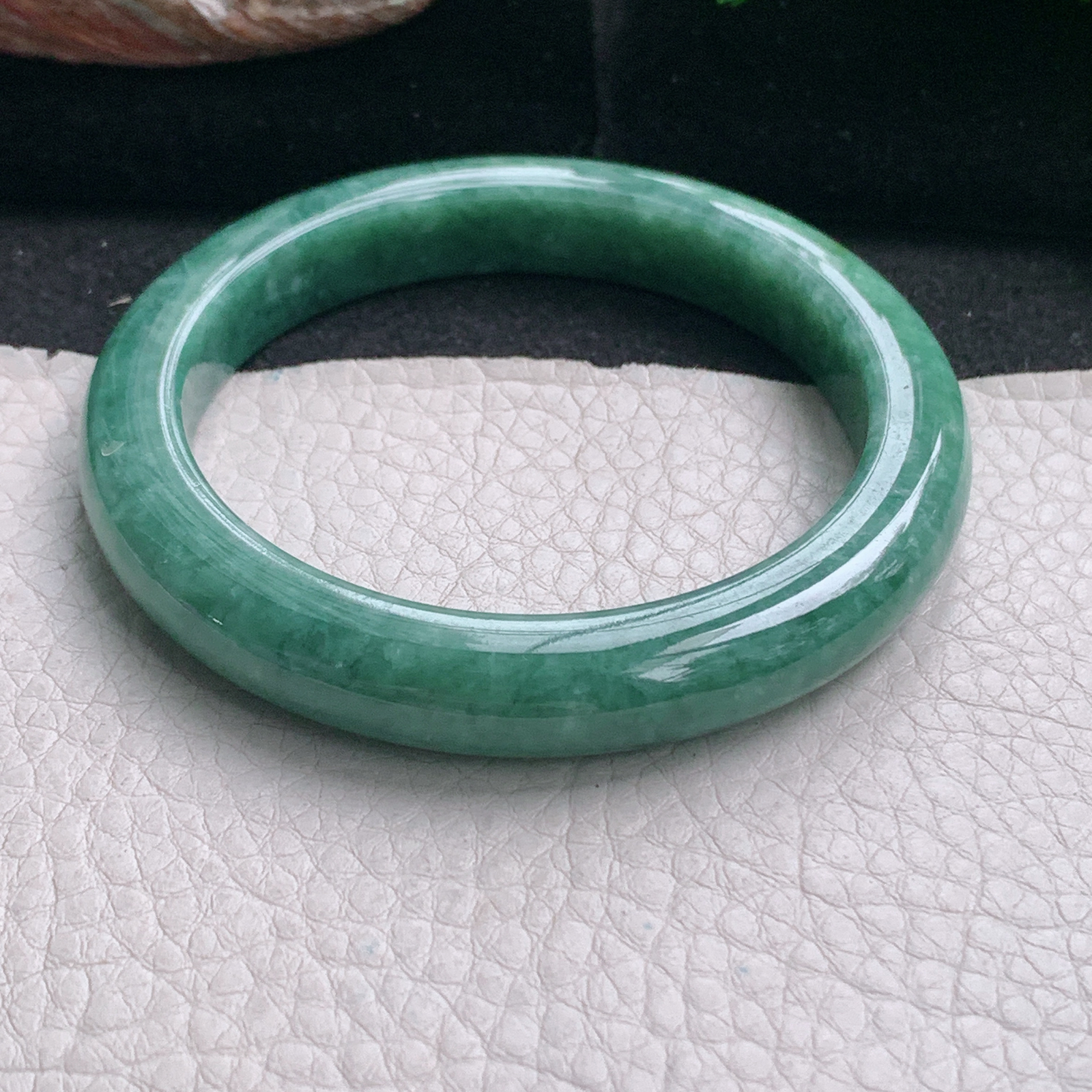 n实拍56*10*9平安镯 天然缅甸翡翠a货手镯满绿正圈玉镯子