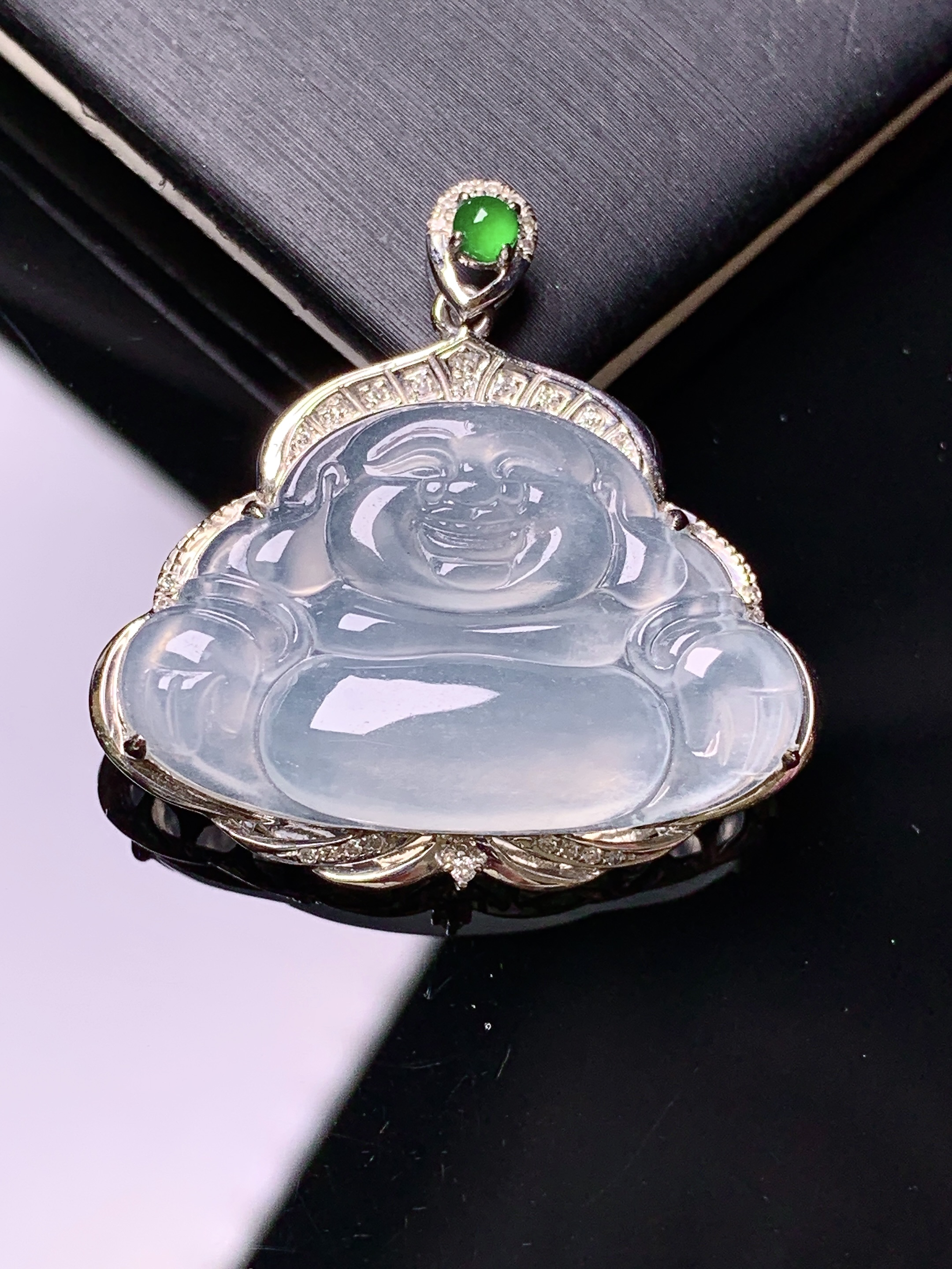 18k金钻镶嵌冰种佛公吊坠 玉质细腻 色泽艳丽清新 水润亮眼 整体尺寸30*30.2*7t1