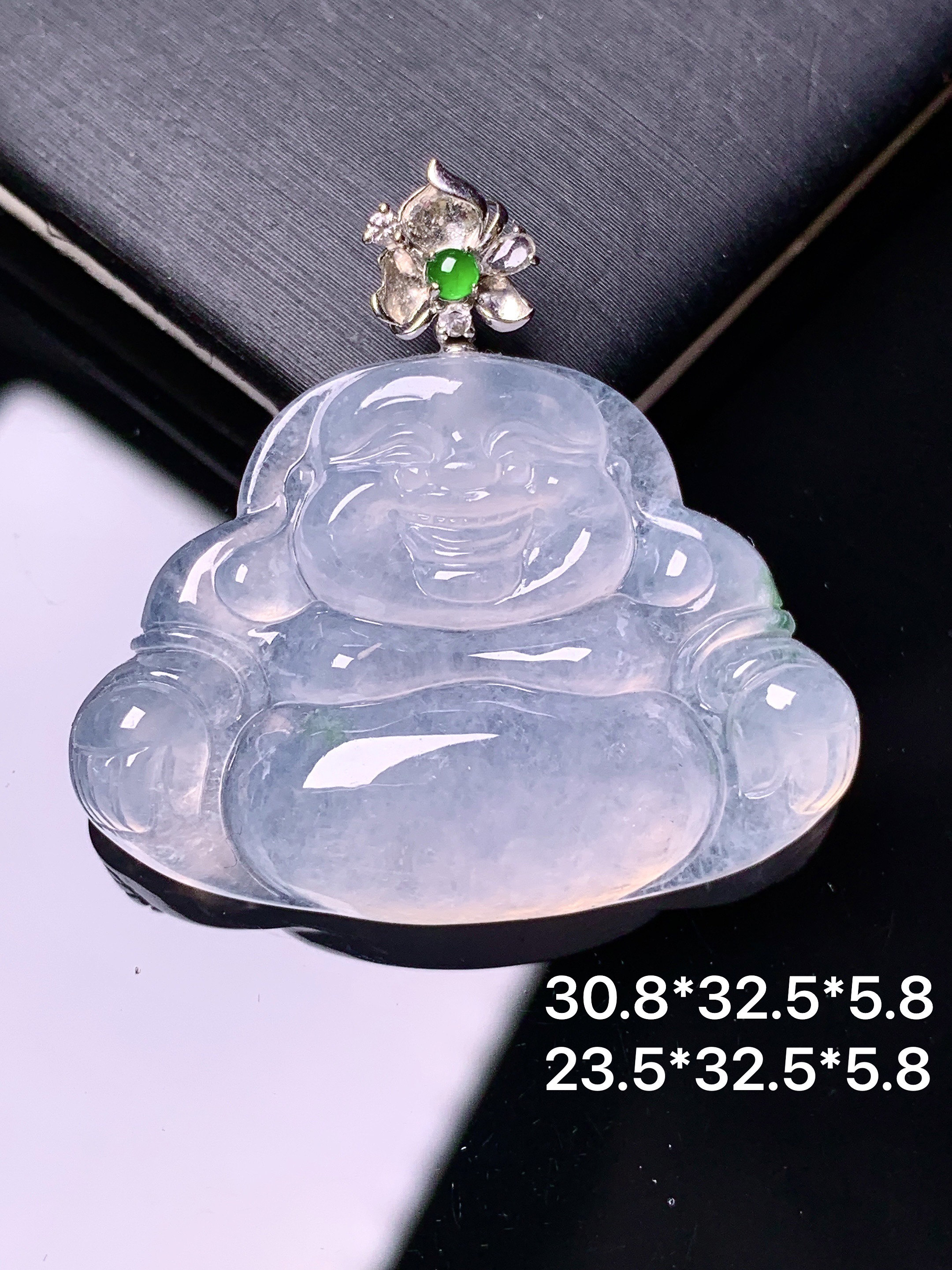 18k金钻镶嵌冰种佛公吊坠 玉质细腻 色泽艳丽清新 水润亮眼 整体尺寸30.8*32.5*5.8c1