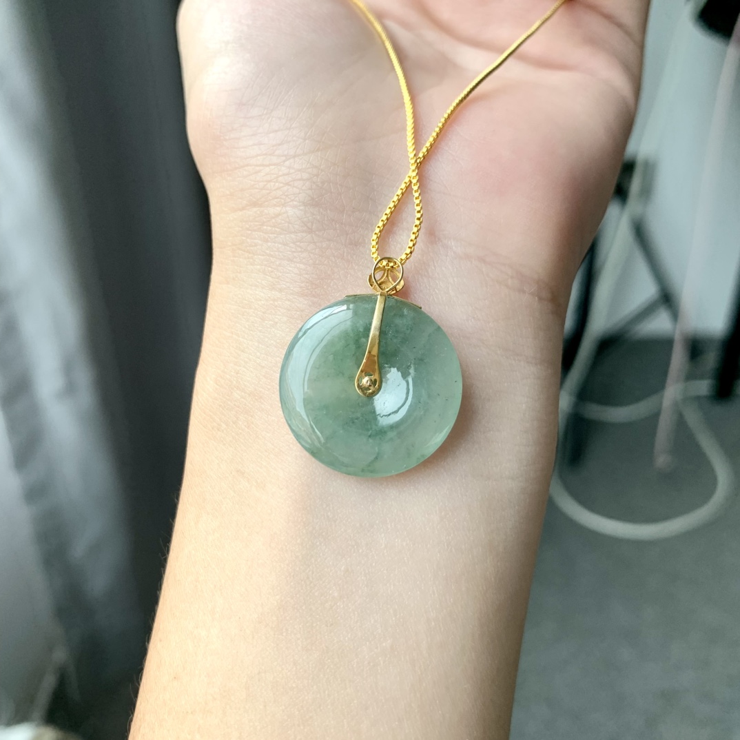 平安扣，飘花底子，细腻饱满，尺寸22.4-4【B5456BCE】