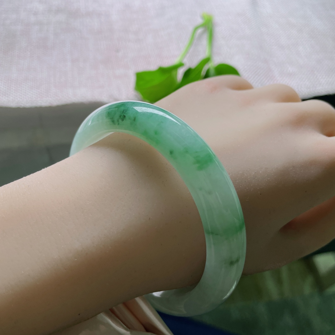 60.3/12/8.7，飘花正圈，大圈口，一镯润色，几缕花影游，皮纹，ss50693a