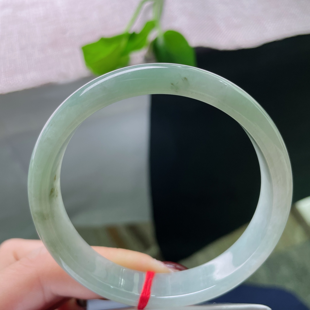 58.5/12.1/6.5，浅油绿正圈，水头好，种老，温温柔柔，天然杂质，皮纹，ss51615a