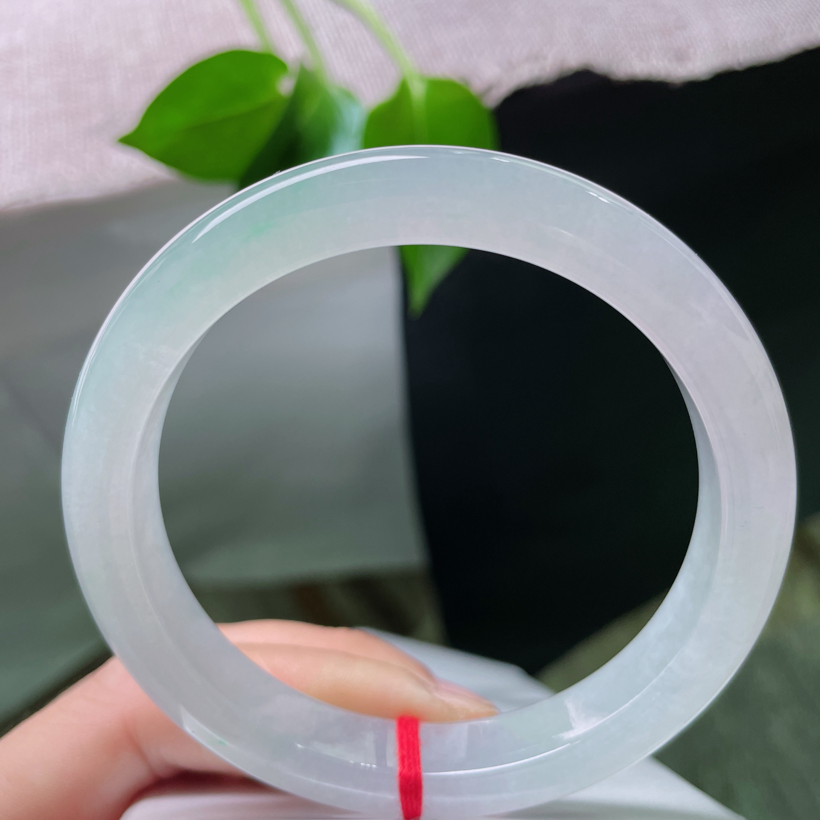 59.7/11.2/8.7，冰春彩正圈。韵味悠长，像晨雾里未醒的丁香，烂漫天真..