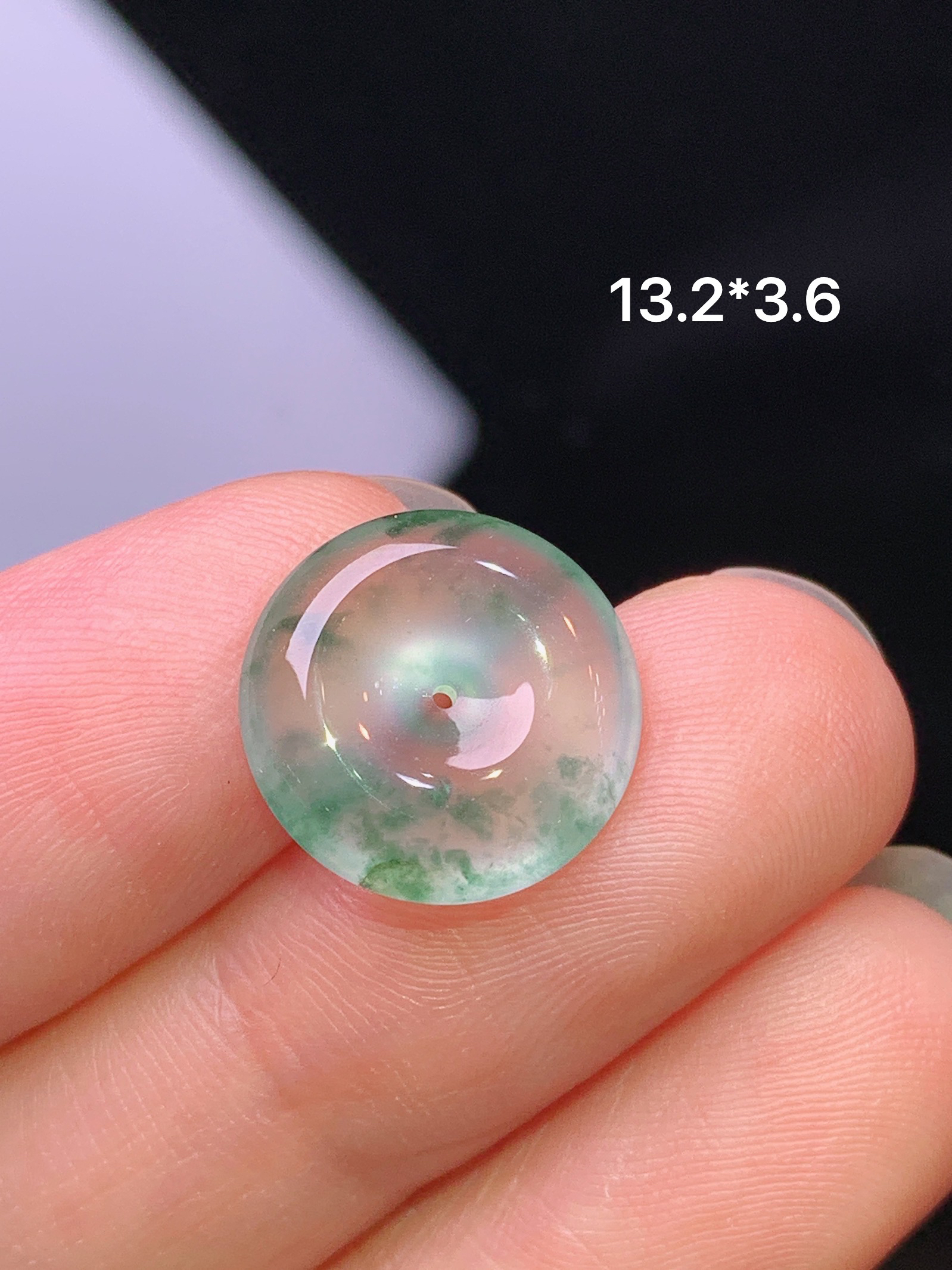 玻璃种飘花平安扣吊坠 玉质细腻 色泽艳丽清新 水润亮眼 整体尺寸13.2*3.6m5