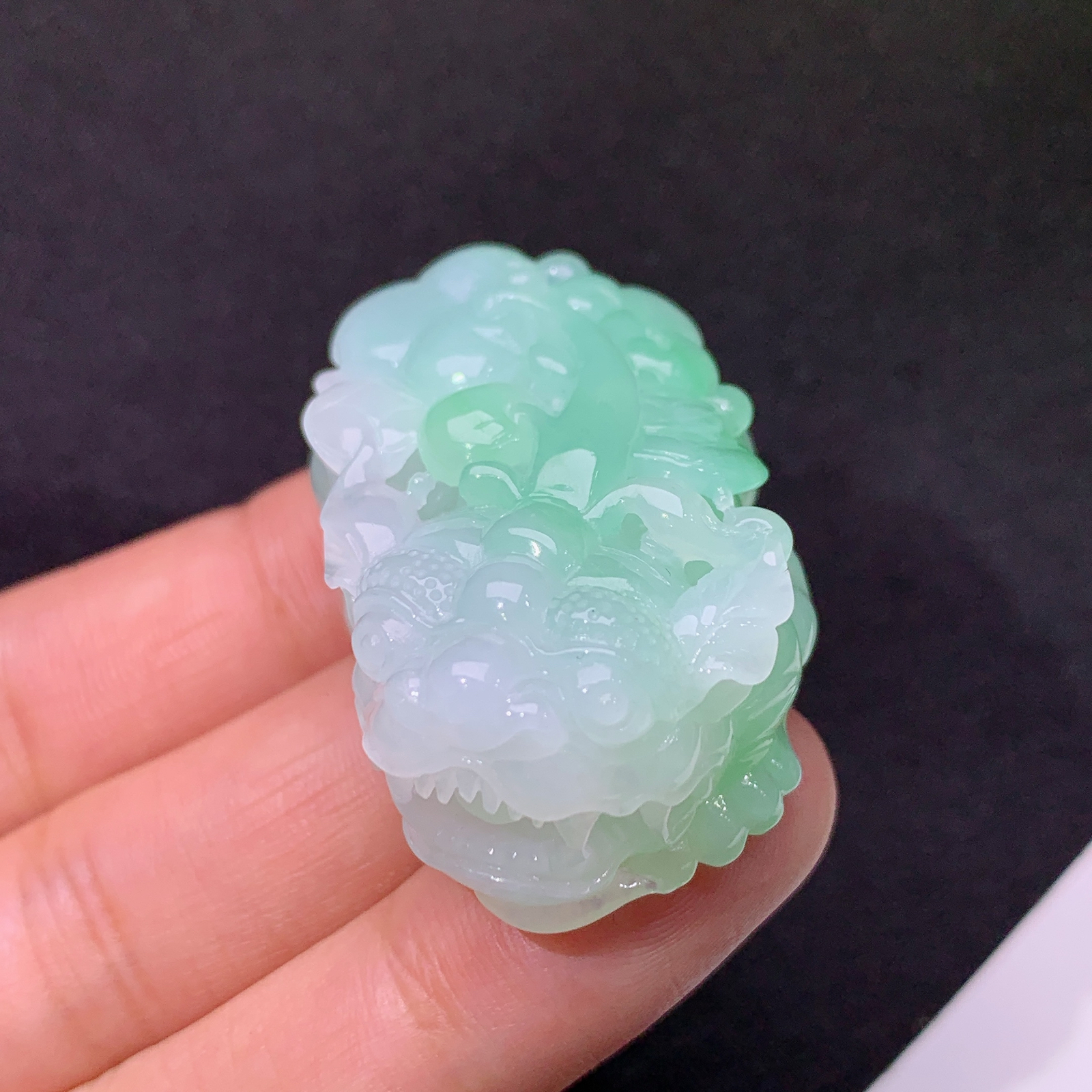 冰飘绿貔貅，厚装种老，冰润细腻，种水足，Xili 尺寸40*24.6*18