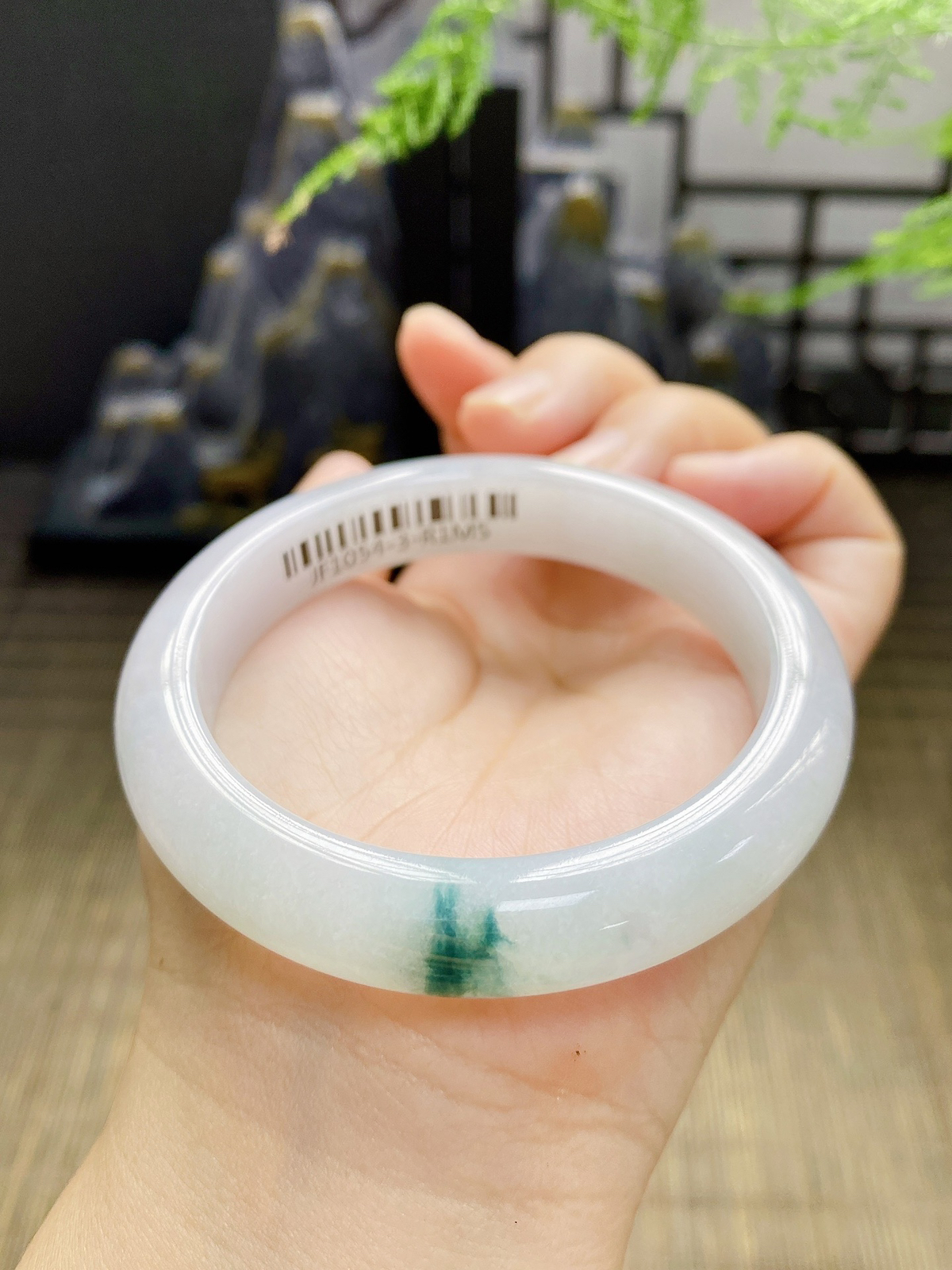 【一抹飘花手镯】
【尺寸】56.7-8-12