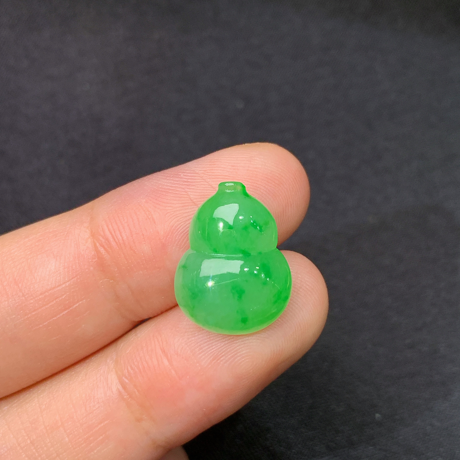 冰阳绿葫芦，镶嵌佳品，冰润色阳，种水足，Fuy 尺寸15.6*11.8*4.5