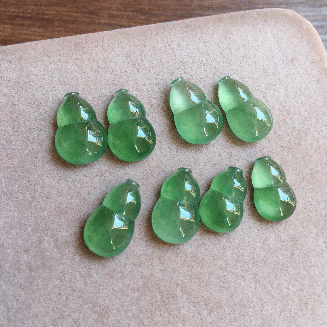 冰晴底葫芦一手，镶嵌佳品，冰润饱满，玉质细腻，种水足，001 尺寸12.3*8.4*3.8