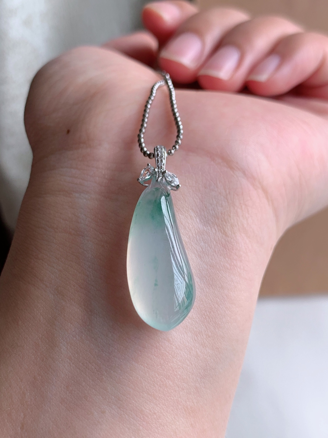 ️ 冰种飘花福瓜吊坠，冰透细腻，裸石29-11.5-6.2，自然光拍摄