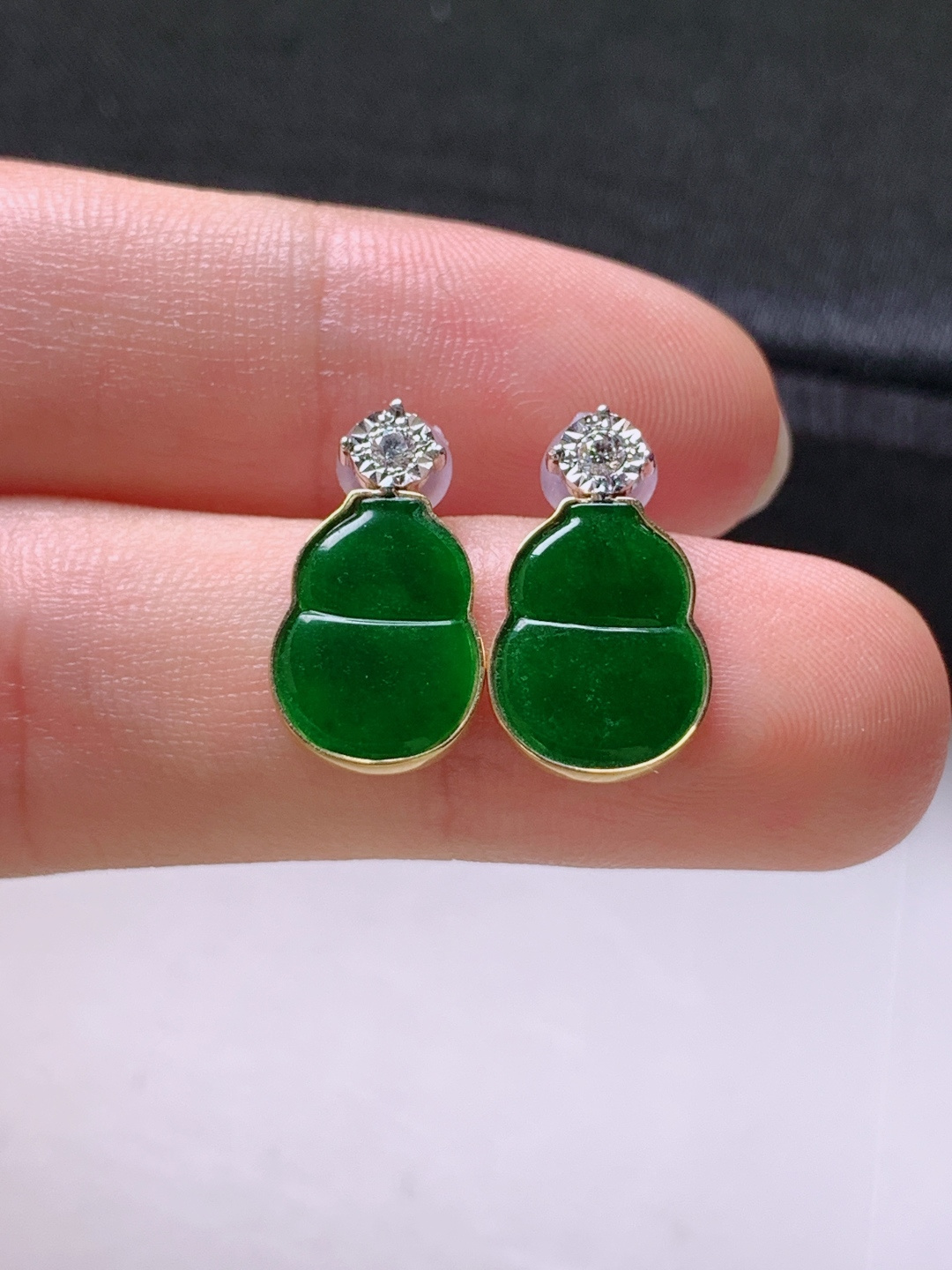 ️ 冰辣绿葫芦耳钉，无裂色辣，裸石12.1-9.2-1.9