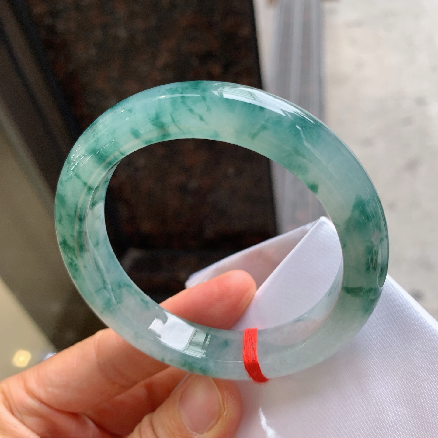 正圈飘花 无裂 尺寸：57.2/11.8/9.2 冰润