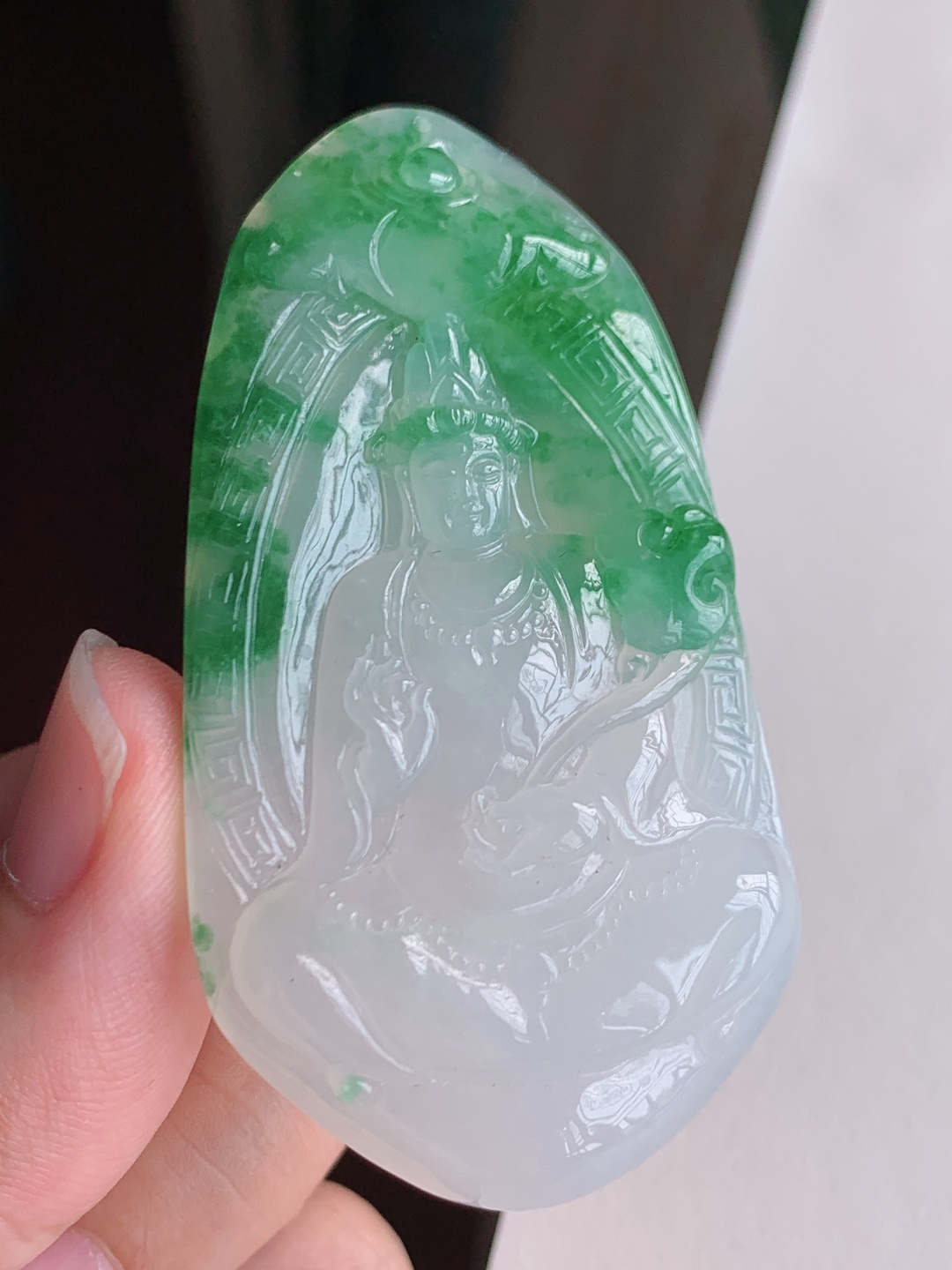 ️ 冰种绿观音，无裂翠绿品相好，裸石60.9-33.2-7.5，自然光拍摄