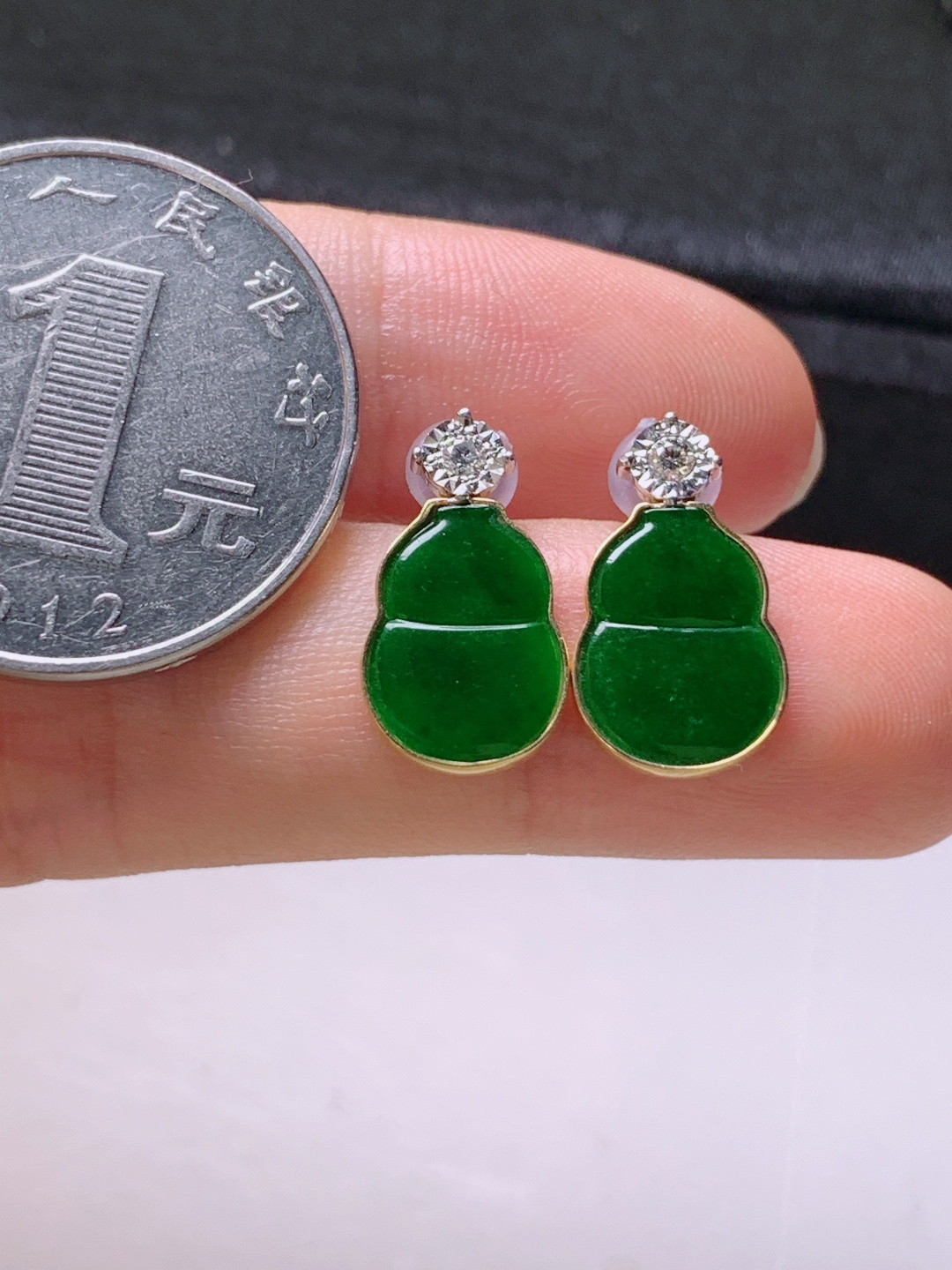 ️ 冰辣绿葫芦耳钉，无裂色辣，裸石12.1-9.2-1.9