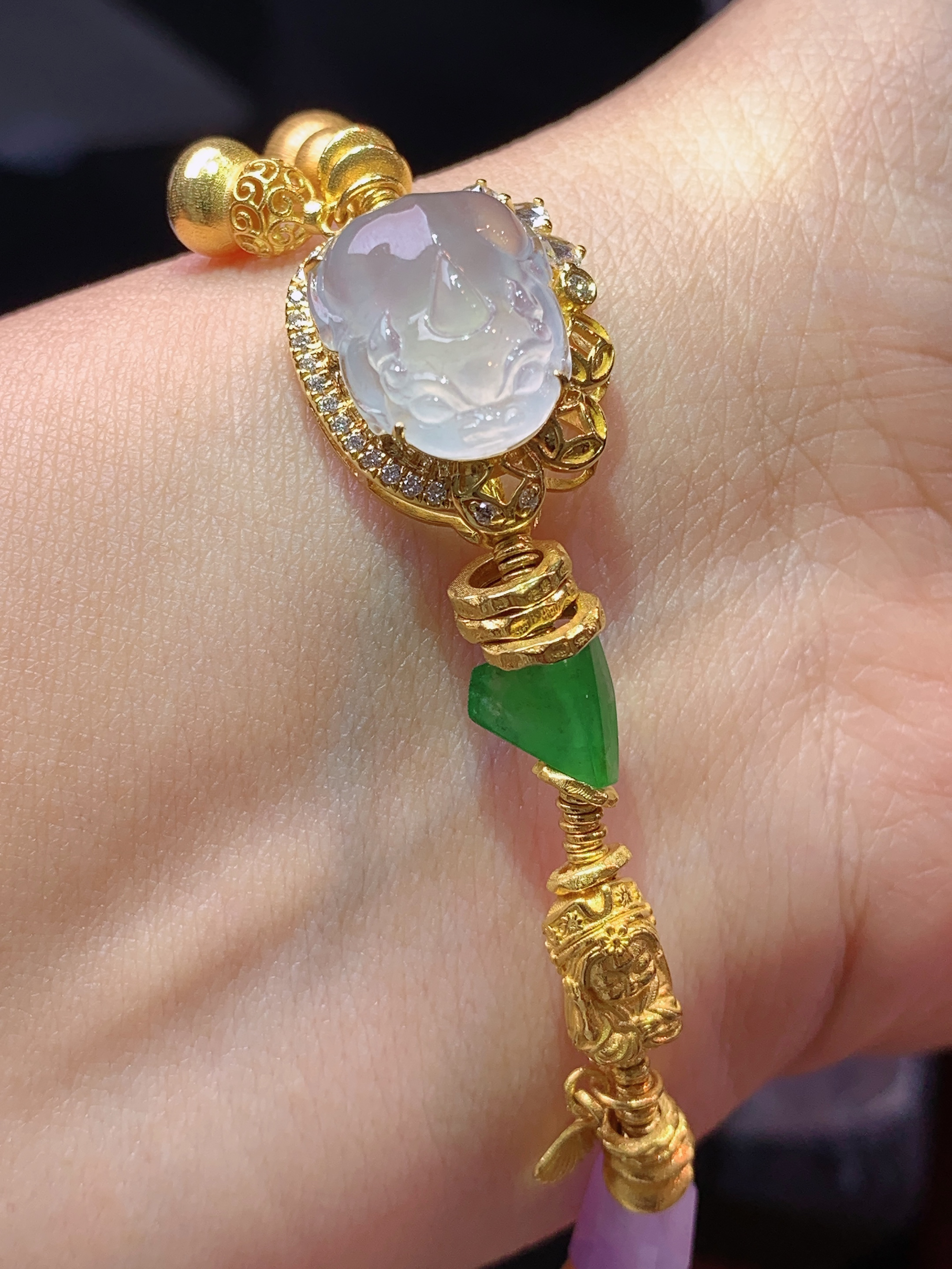 18k金钻镶嵌冰种貔貅手链 玉质细腻 色泽艳丽清新 水润亮眼 整体尺寸160*15*9.5m5