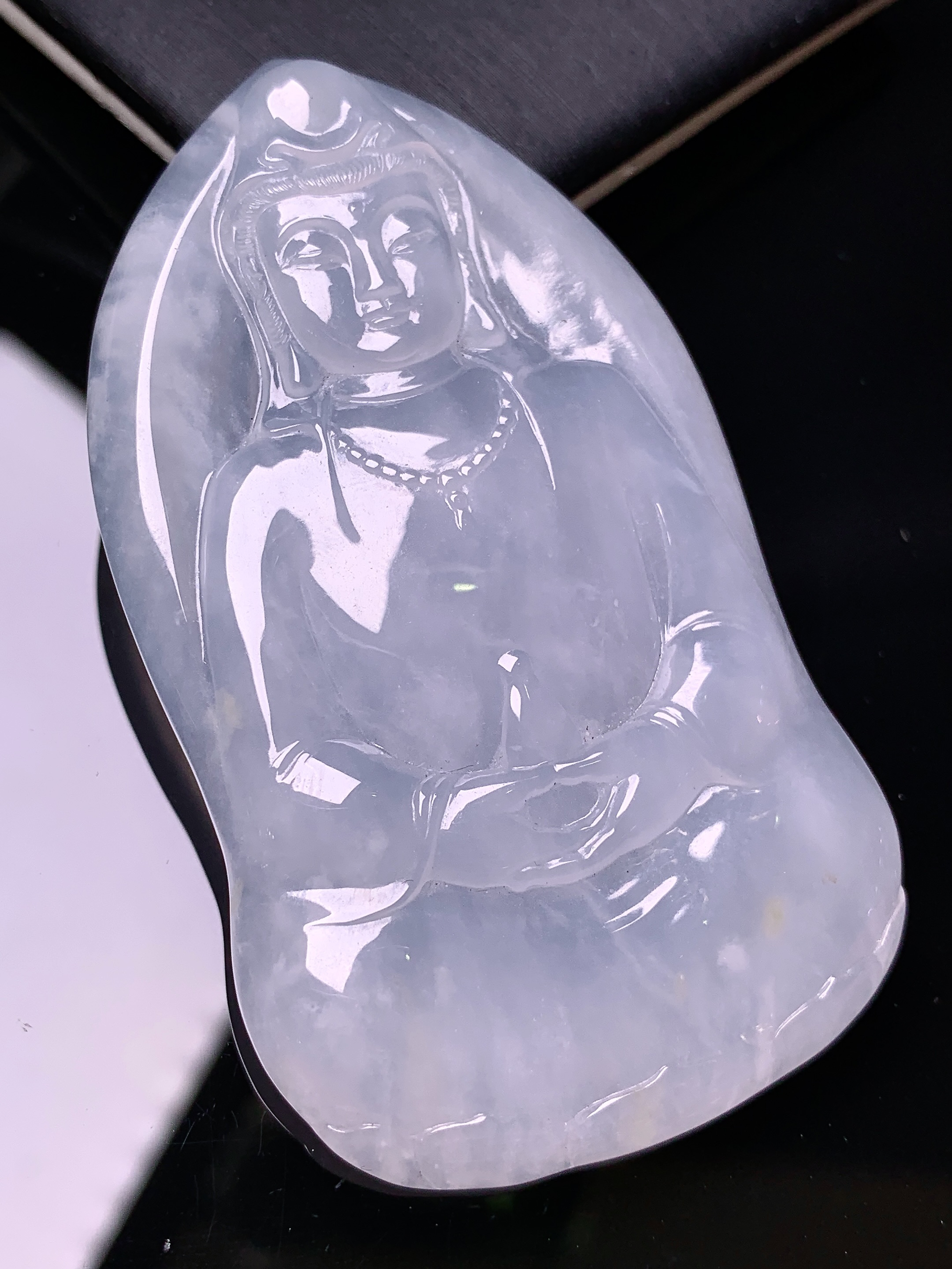 18k金钻镶嵌冰种观音菩萨吊坠 玉质细腻 色泽艳丽清新 水润亮眼 整体尺寸65.2*37.5*5.8x7