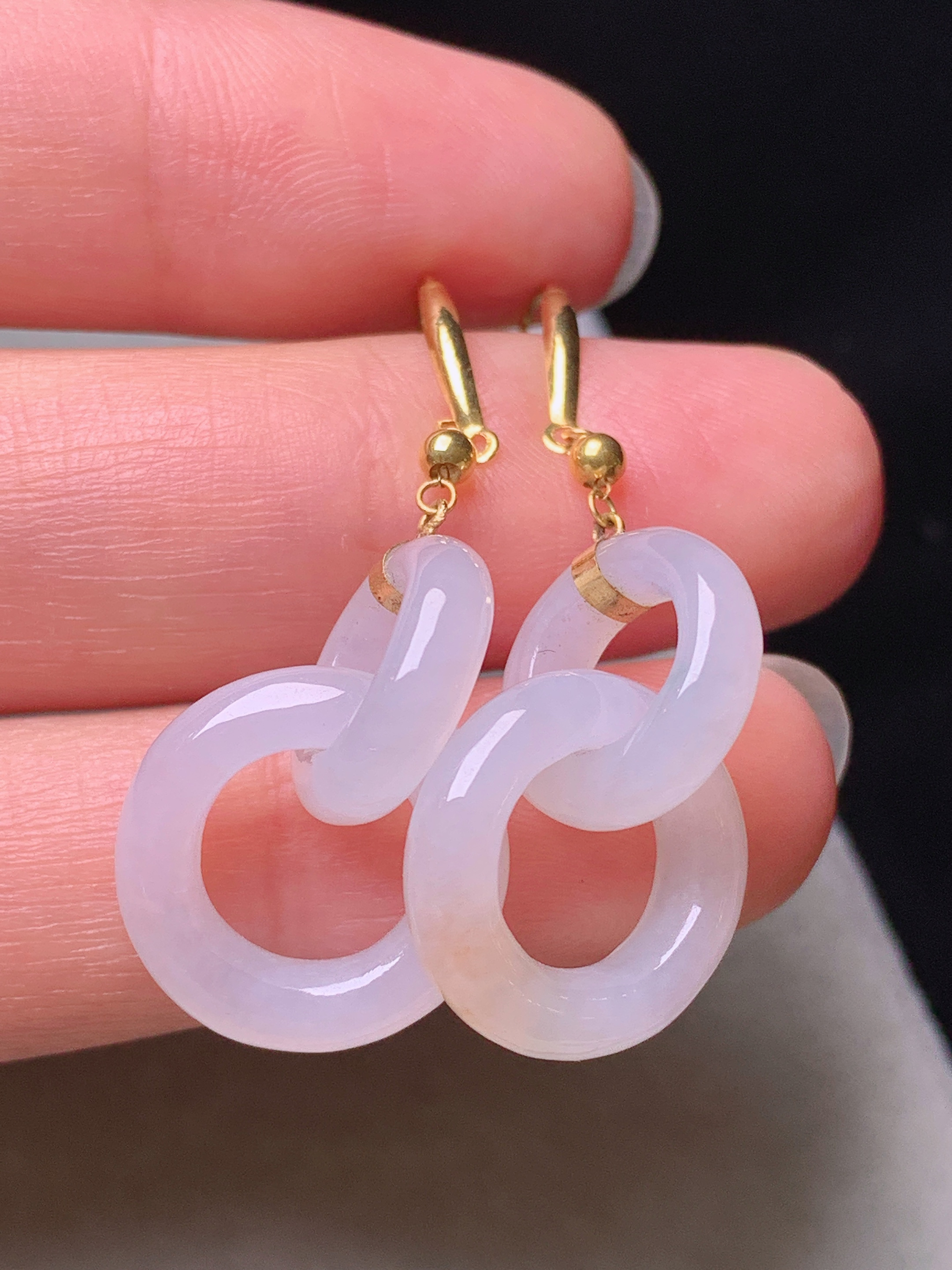 18k金镶嵌冰种环环相扣耳坠 玉质细腻 色泽艳丽清新 水润亮眼 整体尺寸42.5*15*4L4