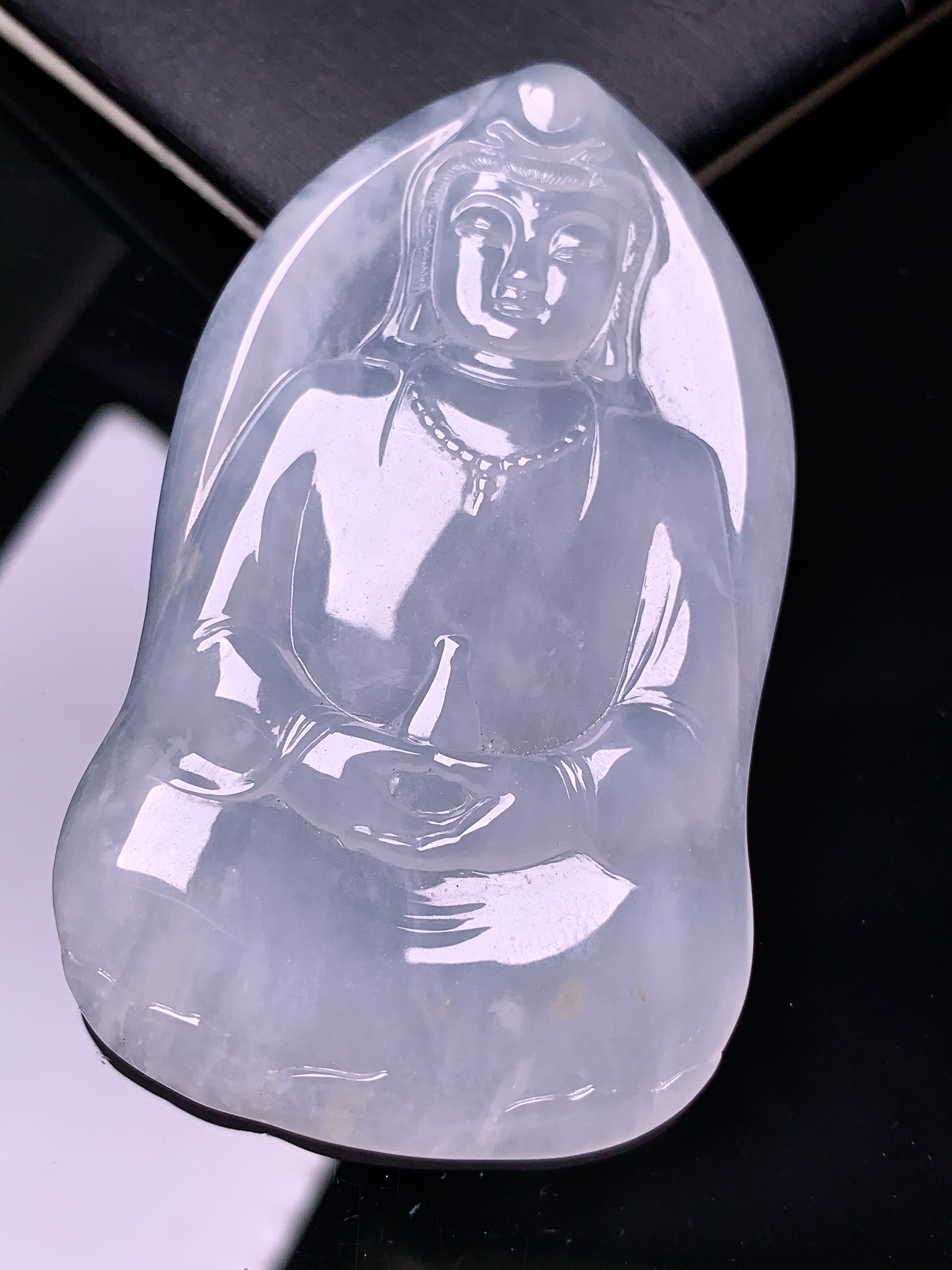 18k金钻镶嵌冰种观音菩萨吊坠 玉质细腻 色泽艳丽清新 水润亮眼 整体尺寸65.2*37.5*5.8x7