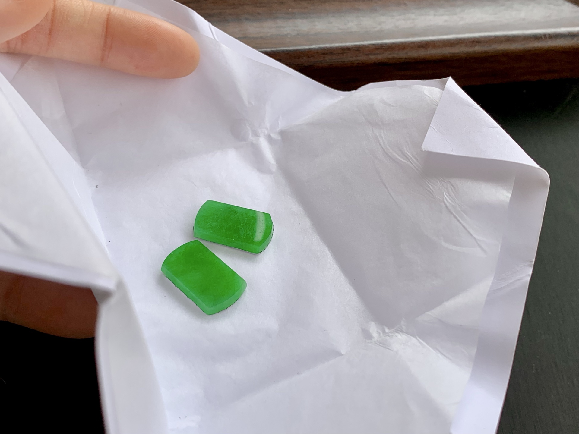 ️ 色泽浓郁的冰绿马鞍一对，尺寸16.9×10×2/16.5×10×2