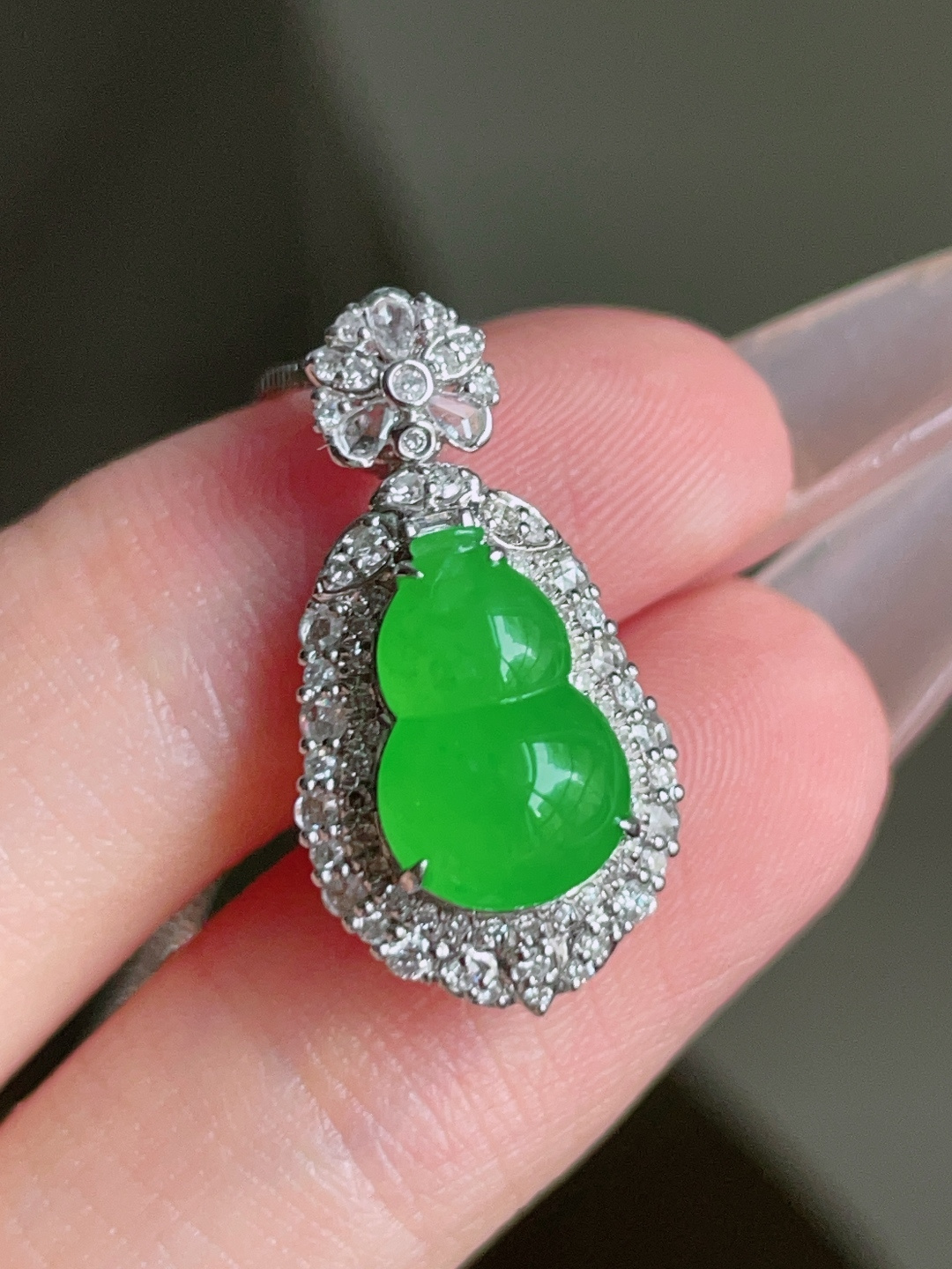 ️ 冰种阳绿葫芦 色泽鲜艳 种老水润 18k金镶嵌 整体 22.6/11.8/9.3 裸石 11.2/7.4