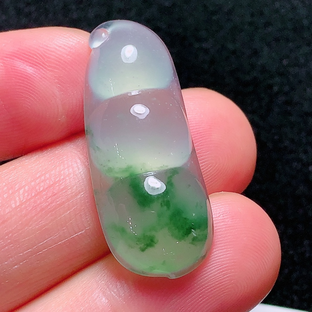 ️冰种飘花福豆，种老水头好，又冰又润，饱满无裂，尺寸：32.4/13.1/6.2mm，ss5018