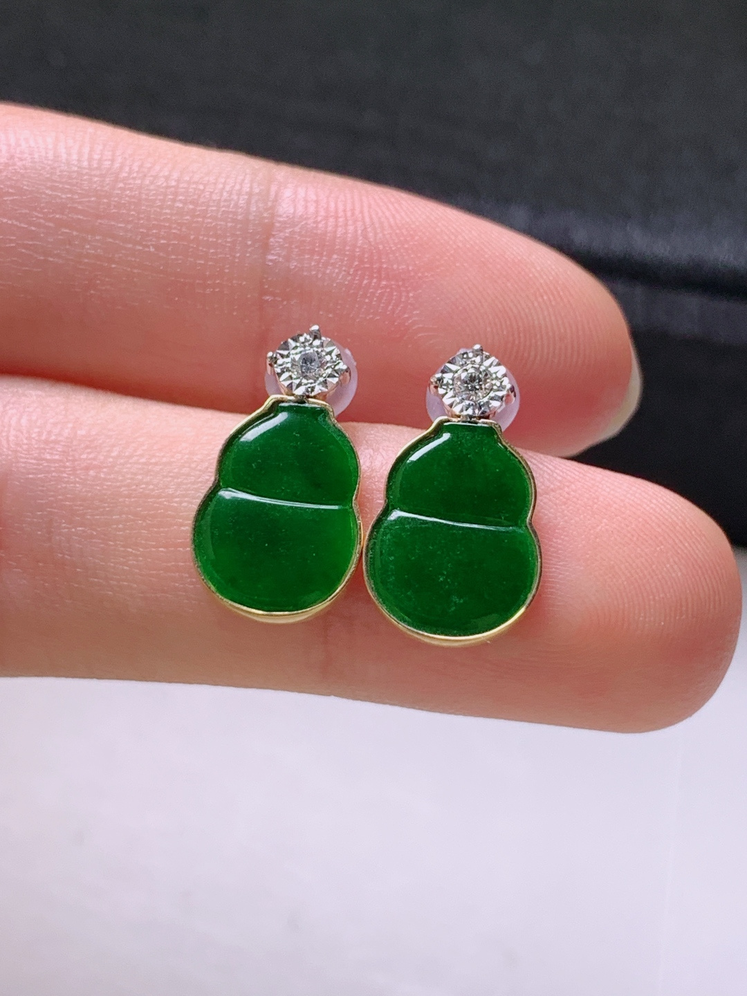 ️ 冰辣绿葫芦耳钉，无裂色辣，裸石12.1-9.2-1.9
