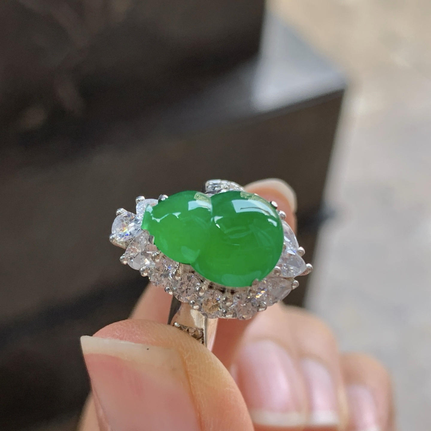 冰绿葫芦套装^_^戒指耳钉一套 铜托 鲜艳 水润