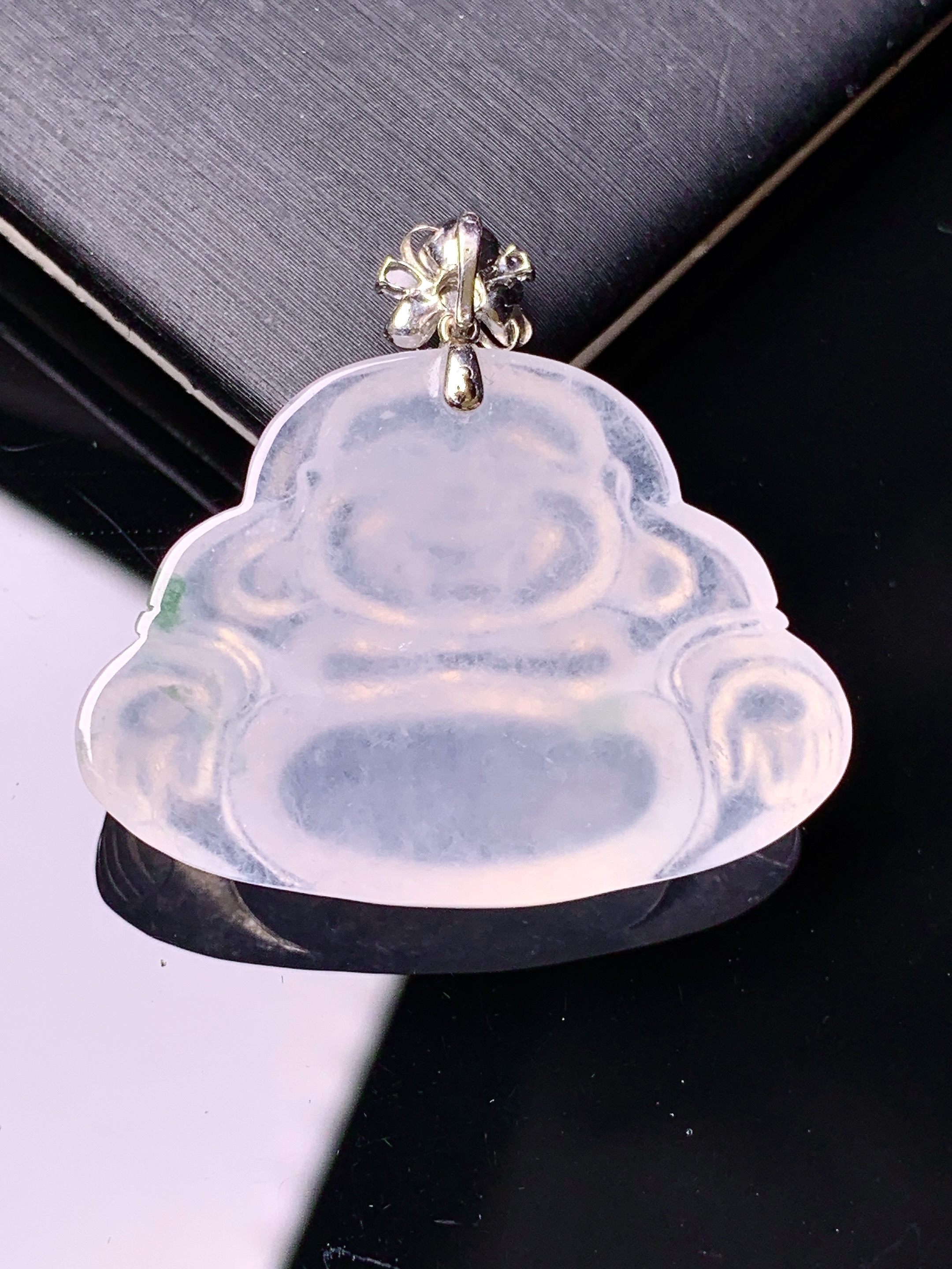 18k金钻镶嵌冰种佛公吊坠 玉质细腻 色泽艳丽清新 水润亮眼 整体尺寸30.8*32.5*5.8c1