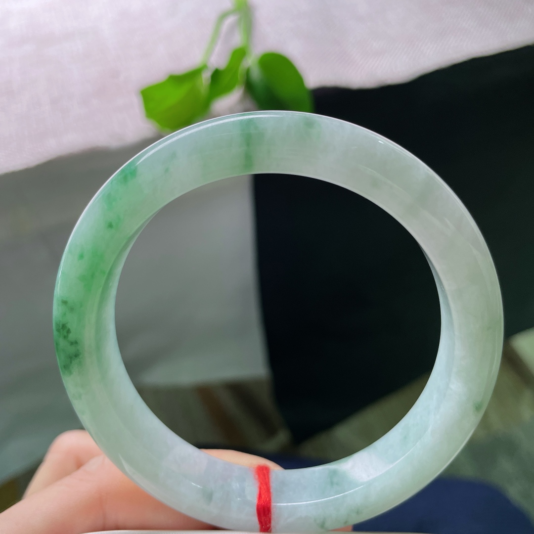 60.3/12/8.7，飘花正圈，大圈口，一镯润色，几缕花影游，皮纹，ss50693a