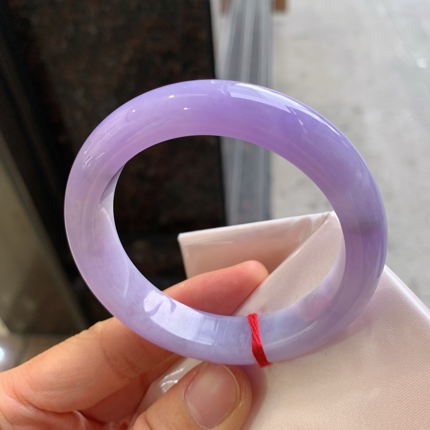 正圈满紫 微晶体结构 尺寸：53.8/12.7/8.9 色浓