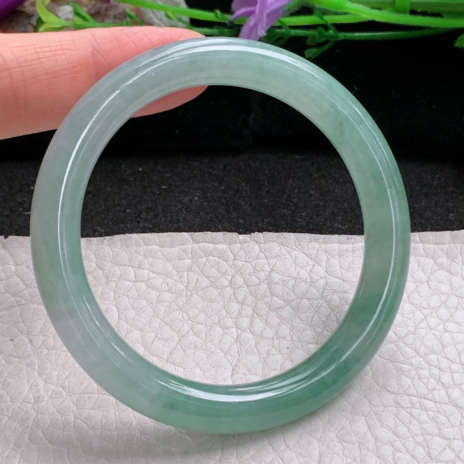 n实拍53*8.5*8.3叮当镯 天然缅甸翡翠a货手镯冰飘花圆条美人镯