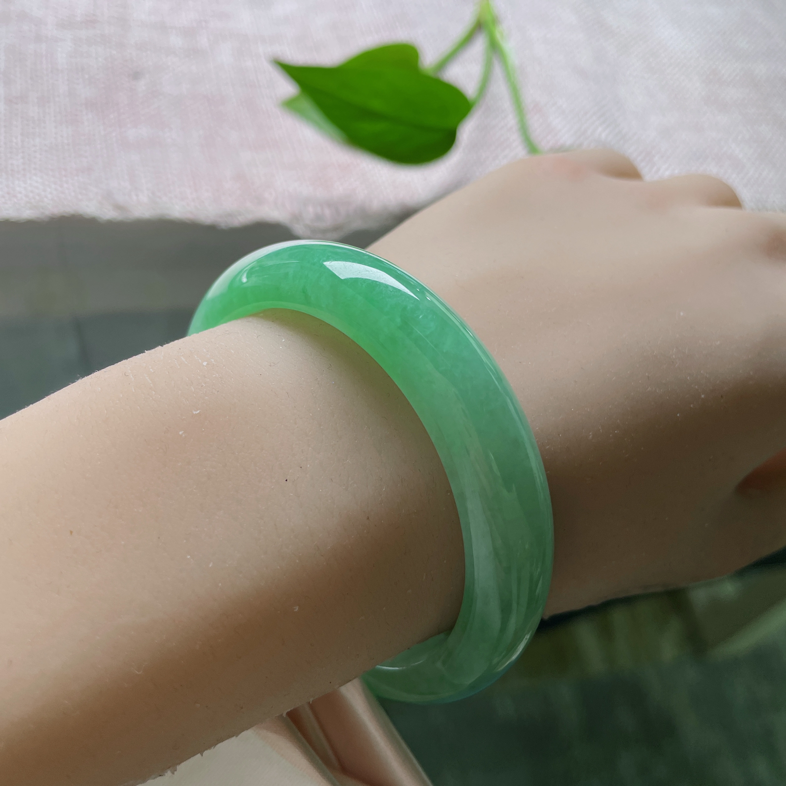 54.1/12.7/7.9绿底正圈，种老，春光无限，一抬手遍惊艳了时光，ss51676a..