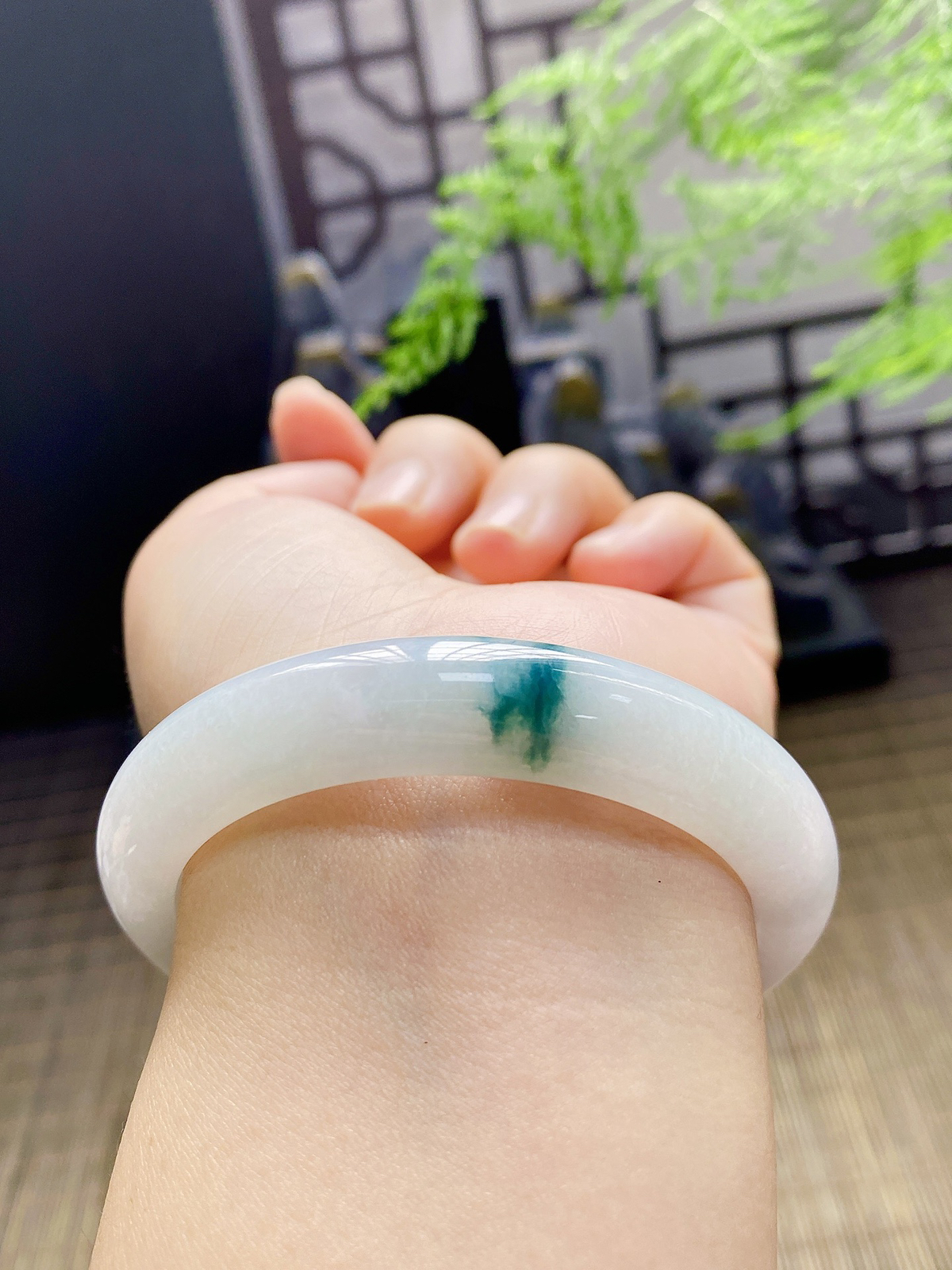 【一抹飘花手镯】
【尺寸】56.7-8-12