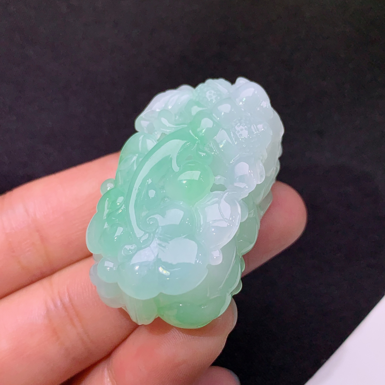 冰飘绿貔貅，厚装种老，冰润细腻，种水足，Xili 尺寸40*24.6*18